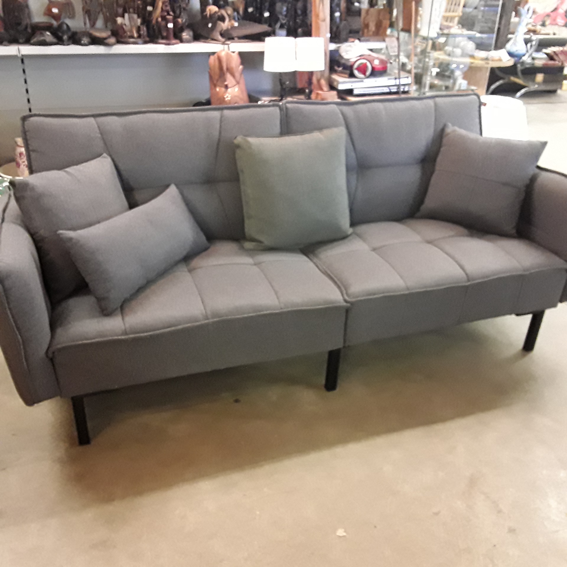 <p>Canapé lit 2 places réglable<br />150,00 € T.T.C<br /><a href="/Article/122738?type=depose" style="color:white;" target="_blank">Lien vers l&#39;article</a></p>