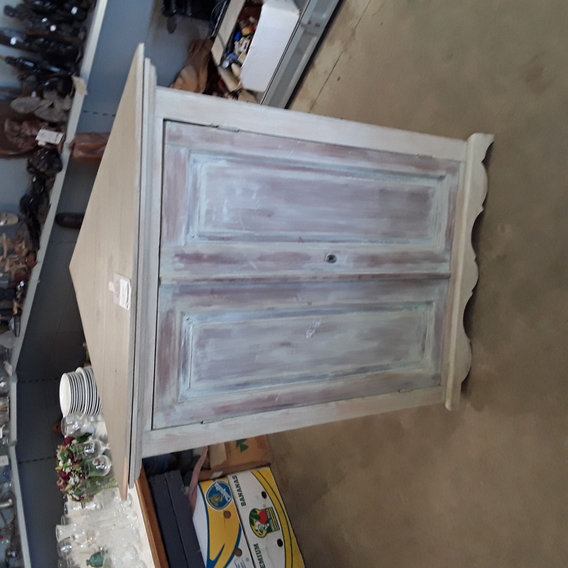 <p>Meuble en coin cérusé<br />2 portes ACS<br />75,00 € T.T.C<br /><a href="/Article/123482?type=depose" style="color:white;" target="_blank">Lien vers l'article</a></p>