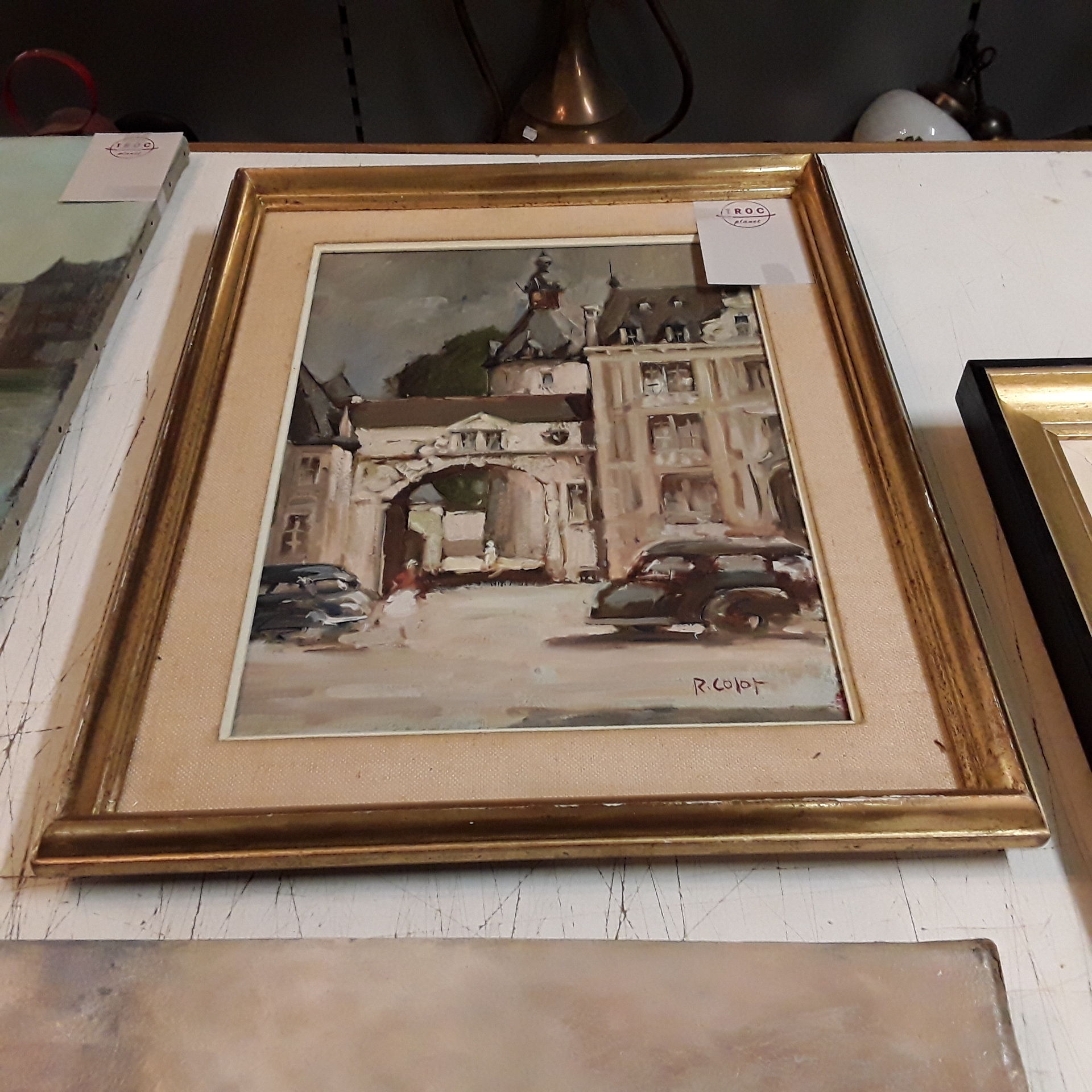 <p>Tableau Place d'Arme<br />à Namur R.Colot<br />80,00 € T.T.C<br /><a href="/Article/122865?type=depose" style="color:white;" target="_blank">Lien vers l&#39;article</a></p>