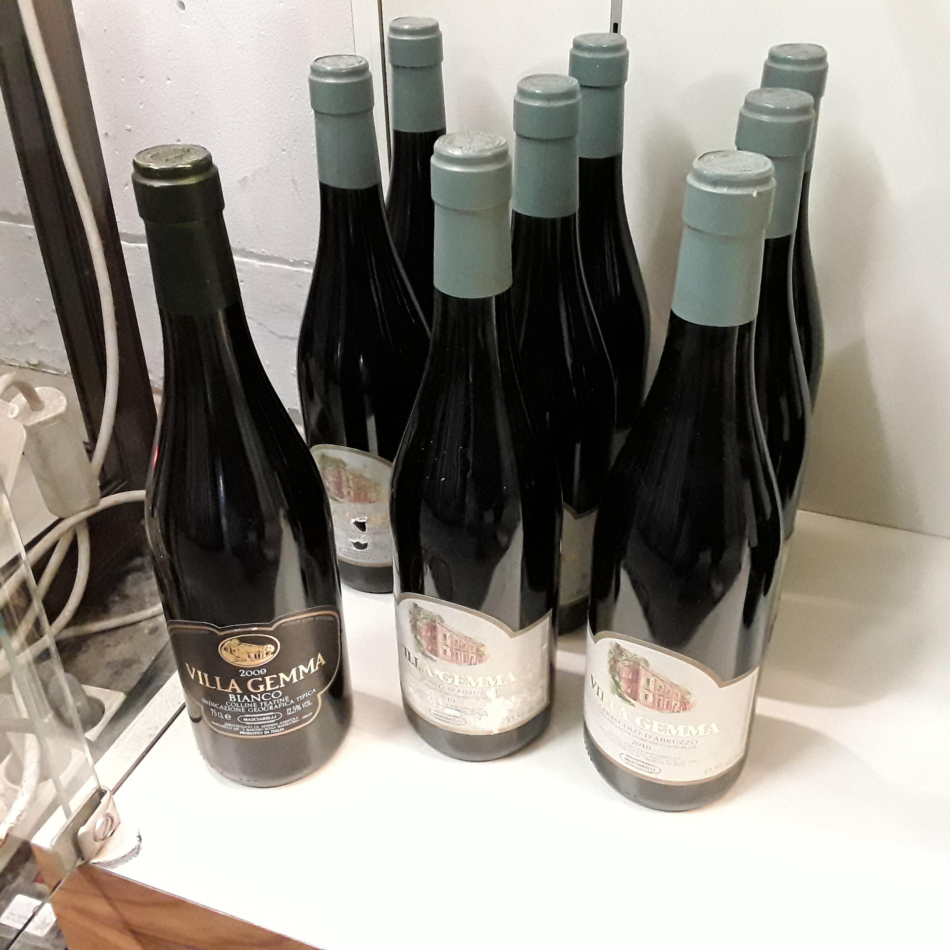 <p>Vin Italien Villa Gemma<br />2010 ( Rosso/Bianco)<br />5,40 € T.T.C<br /><a href="/Article/120883?type=depose" style="color:white;" target="_blank">Lien vers l&#39;article</a></p>
