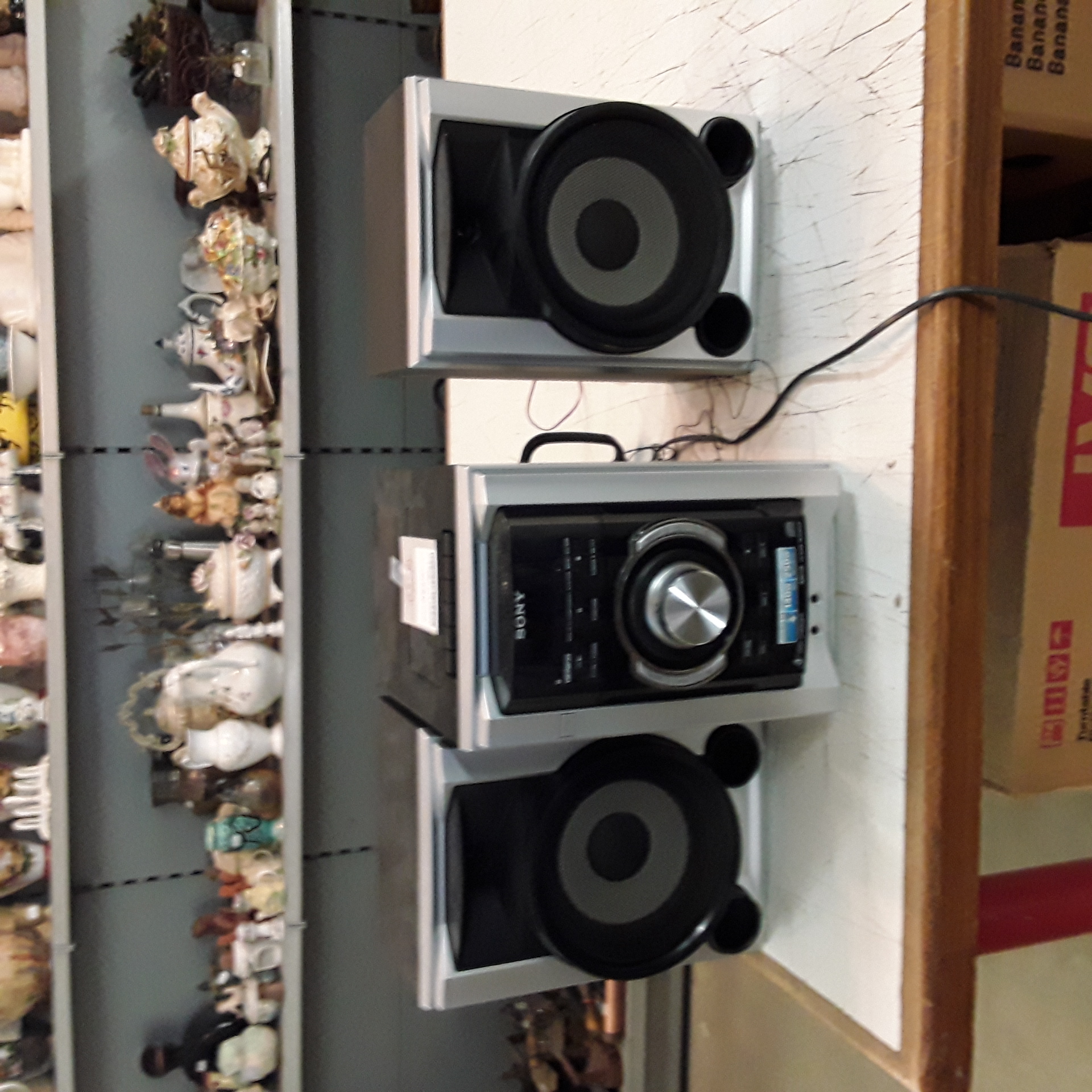 <p>Chaine hifi Sony<br />30,00 € T.T.C<br /><a href="/Article/123449?type=depose" style="color:white;" target="_blank">Lien vers l'article</a></p>