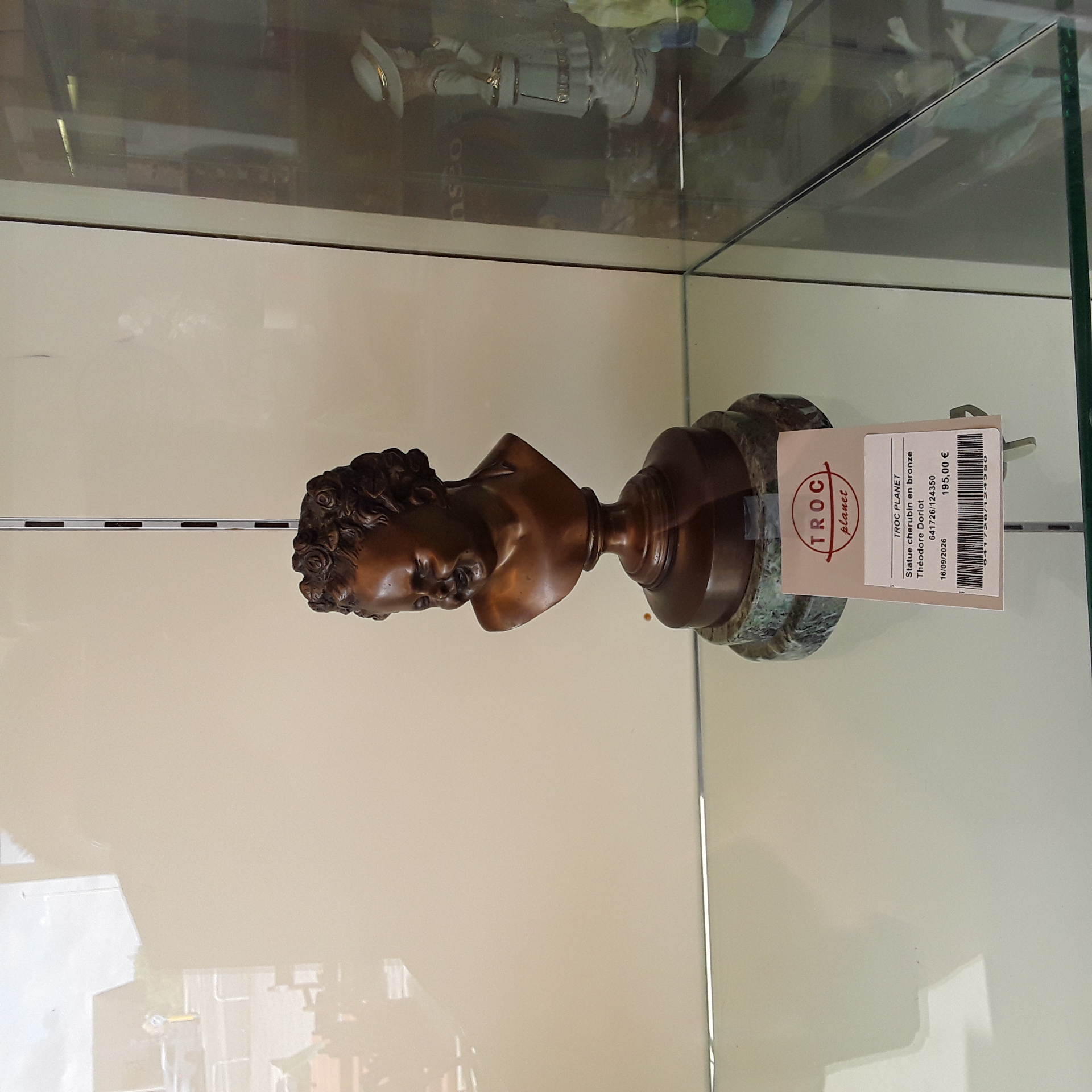 <p>Statue cherubin en bronze<br />Théodore Doriot<br />195,00 € T.T.C<br /><a href="/Article/124350?type=depose" style="color:white;" target="_blank">Lien vers l'article</a></p>