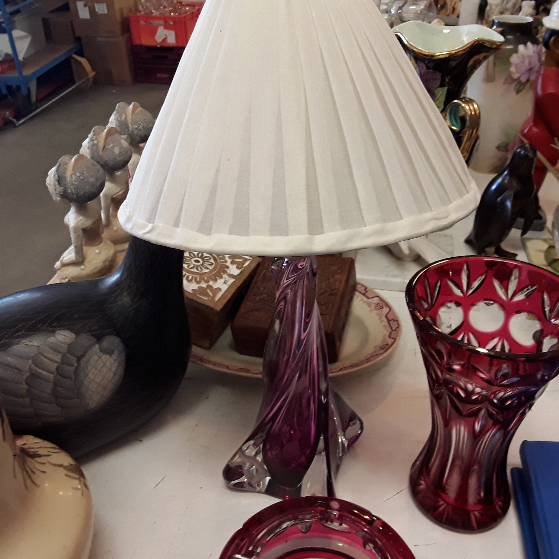 <p>Lampe Val st Lambert rose<br />40,00 € T.T.C<br /><a href="/Article/122646?type=depose" style="color:white;" target="_blank">Lien vers l&#39;article</a></p>