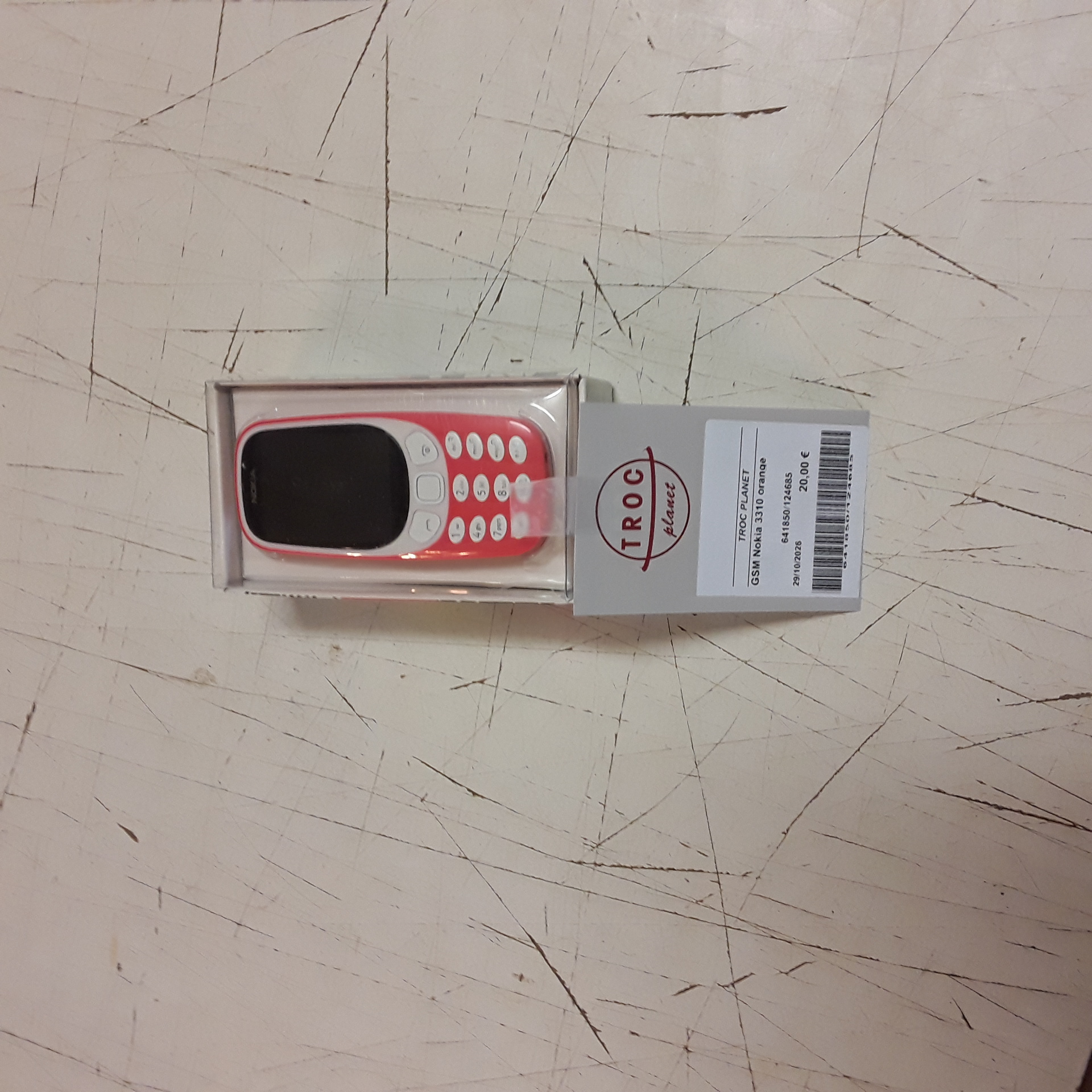 <p>GSM Nokia 3310 orange<br />20,00 € T.T.C<br /><a href="/Article/124685?type=depose" style="color:white;" target="_blank">Lien vers l'article</a></p>