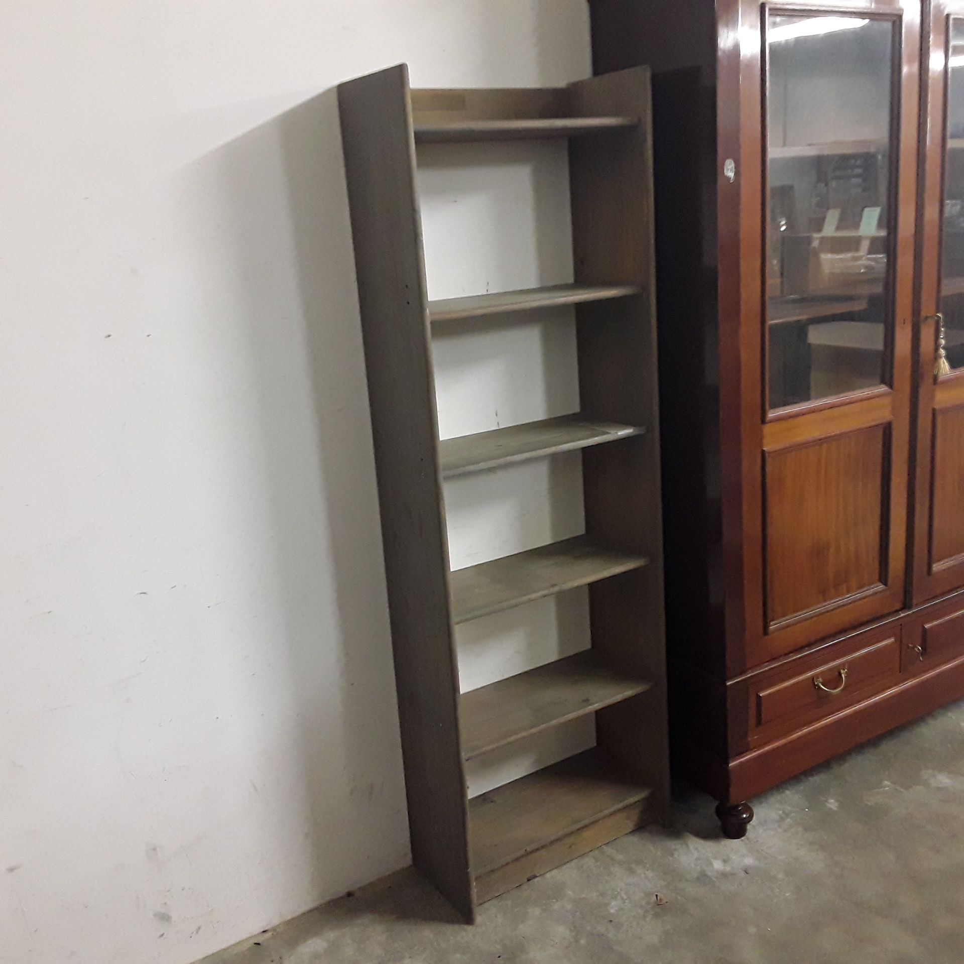 <p>Bibliothèque 5 planches<br />25,00 € T.T.C<br /><a href="/Article/122362?type=depose" style="color:white;" target="_blank">Lien vers l&#39;article</a></p>