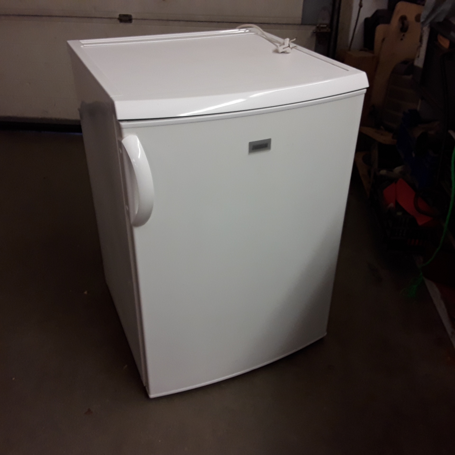 <p>Frigo Zanussi<br />60,00 € T.T.C<br /><a href="/Article/122568?type=depose" style="color:white;" target="_blank">Lien vers l&#39;article</a></p>