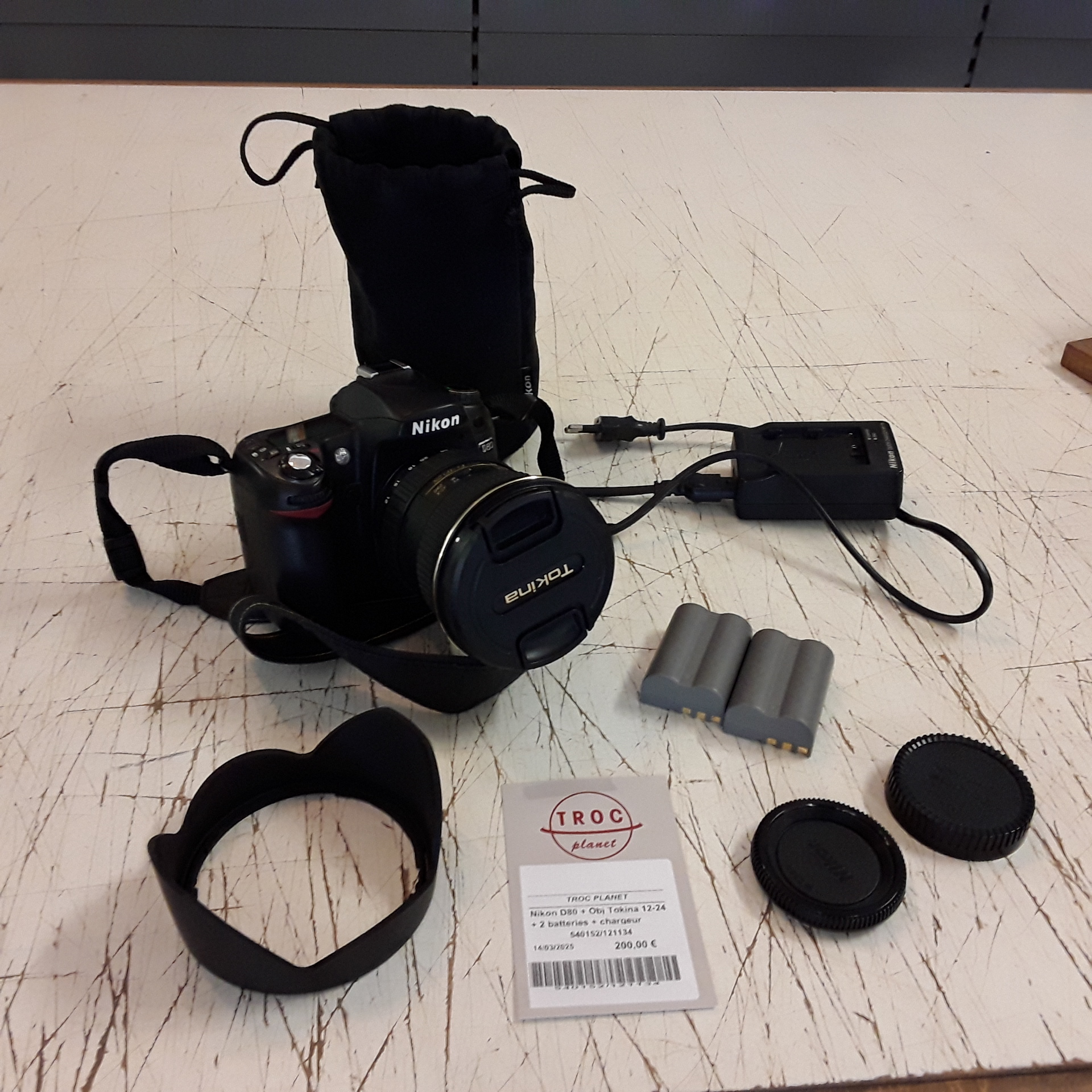 <p>Nikon D80 + Obj Tokina 12-24<br />+ 2 batteries + chargeur<br />160,00 € T.T.C<br /><a href="/Article/121134?type=depose" style="color:white;" target="_blank">Lien vers l&#39;article</a></p>