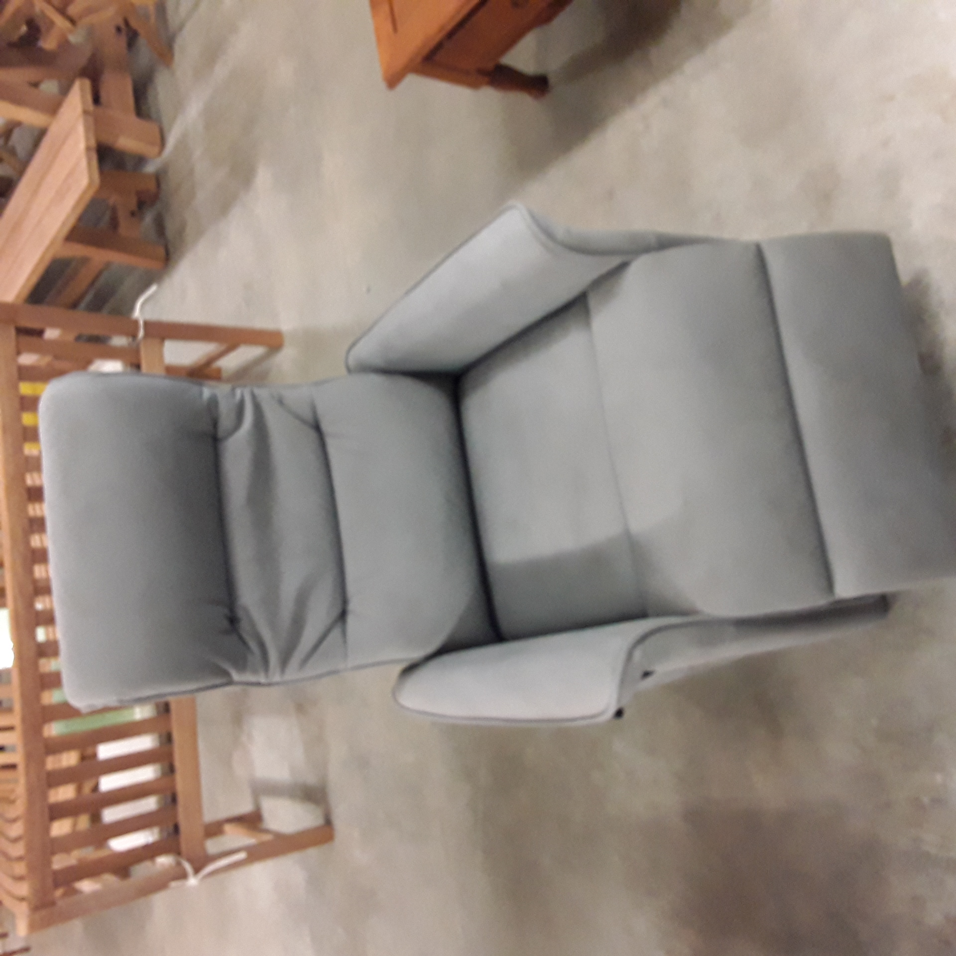 <p>Fauteuil relax électrique <br /> gris souris<br />199,00 € T.T.C<br /><a href="/Article/124645?type=depose" style="color:white;" target="_blank">Lien vers l'article</a></p>