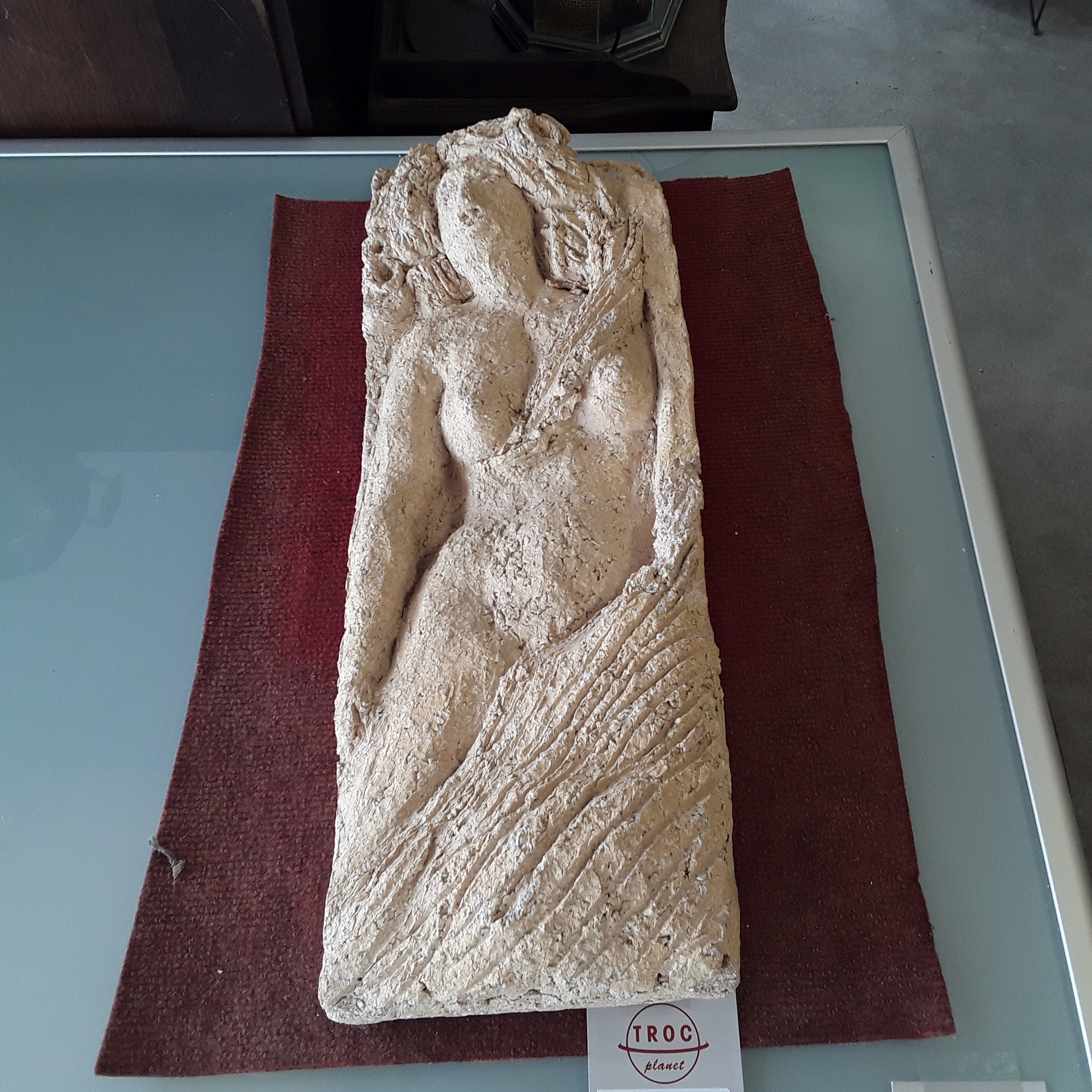 <p>Bas relief dame<br />25,00 € T.T.C<br /><a href="/Article/122109?type=depose" style="color:white;" target="_blank">Lien vers l&#39;article</a></p>