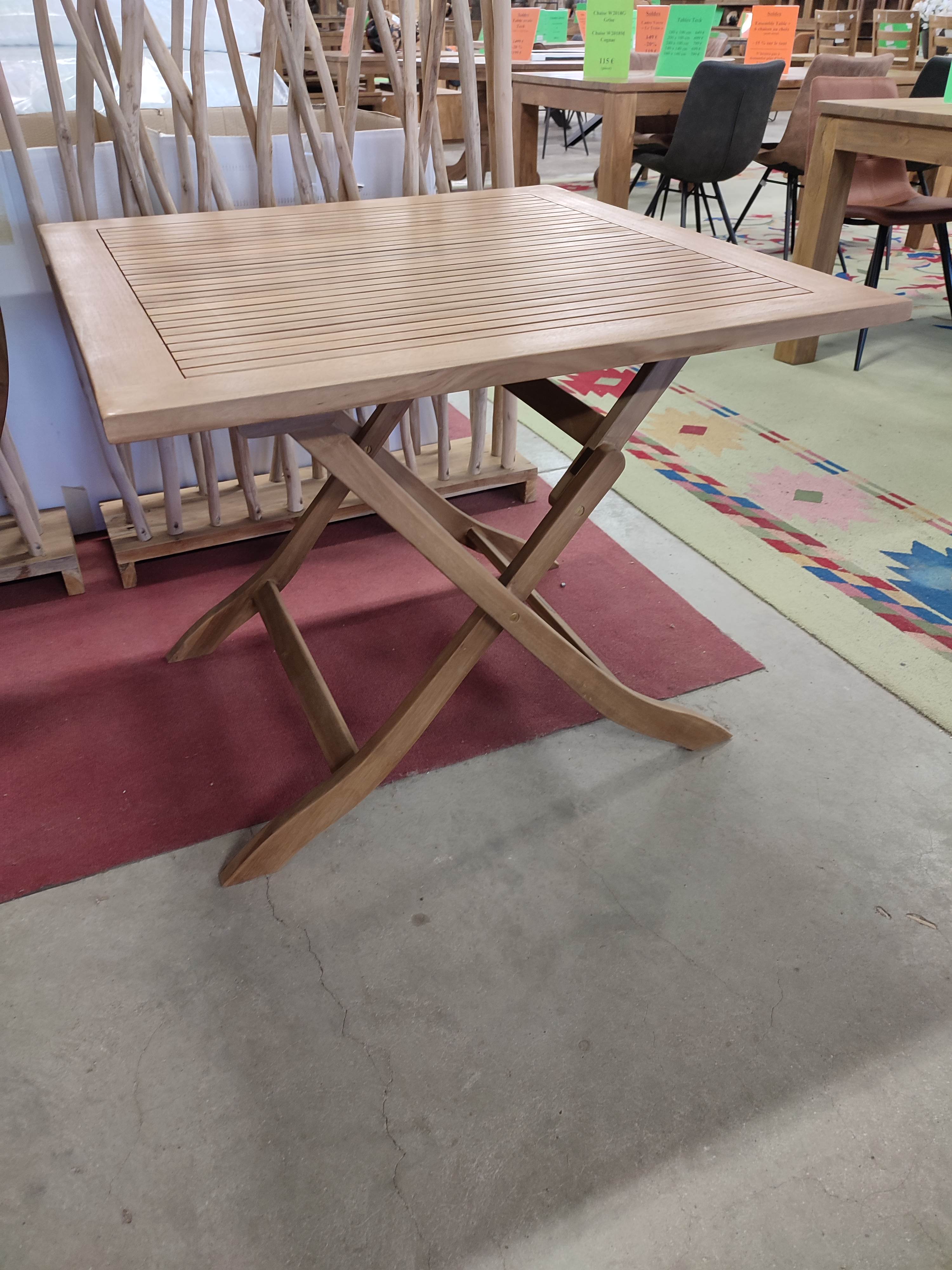 <p>Table carrée Teck 90 Cm<br />GPT 426 pliante<br />289,00 € T.T.C<br /><a href="/Article/3884?type=neuf" style="color:white;" target="_blank">Lien vers l&#39;article</a></p>