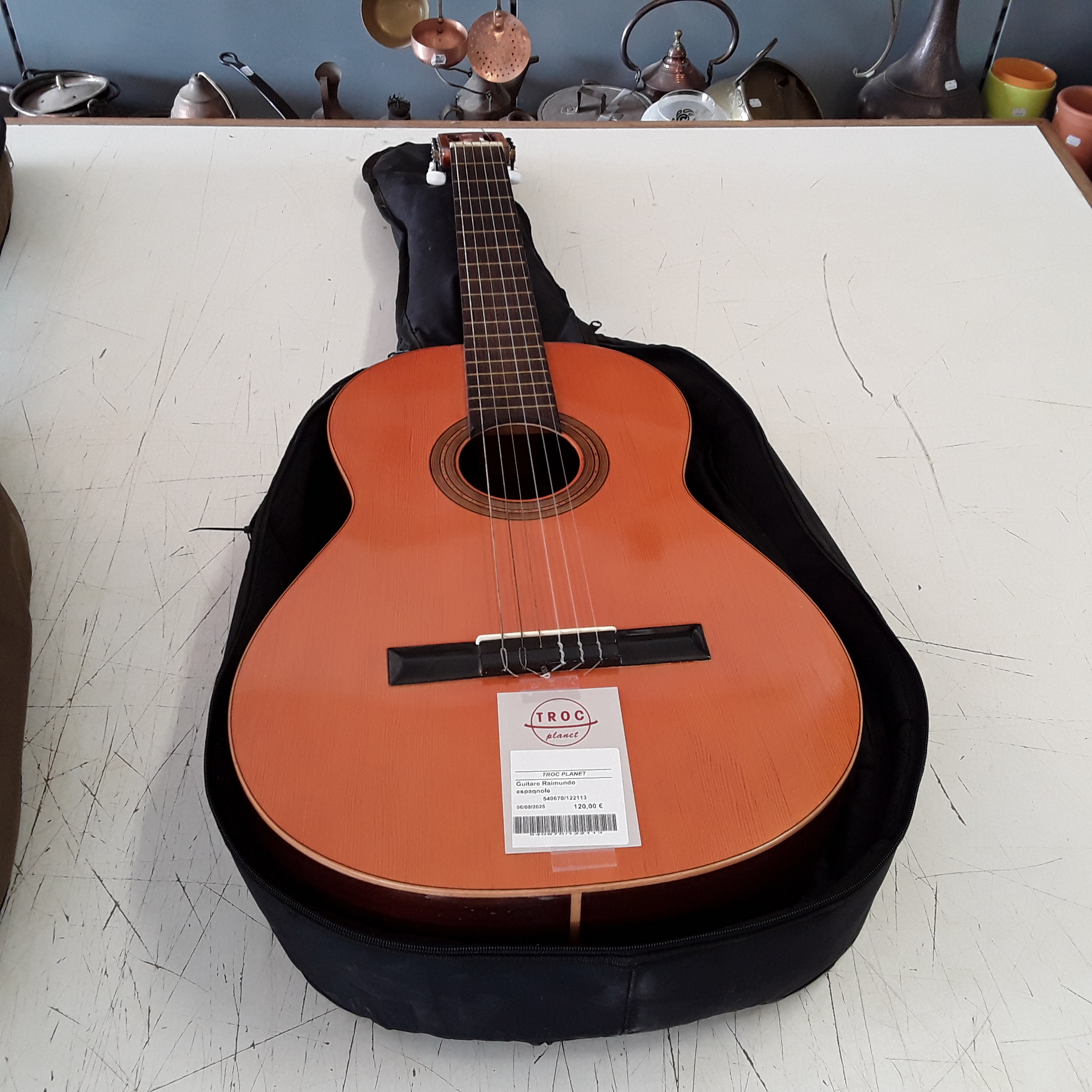 <p>Guitare Raimundo<br />espagnole<br />120,00 € T.T.C<br /><a href="/Article/122113?type=depose" style="color:white;" target="_blank">Lien vers l&#39;article</a></p>