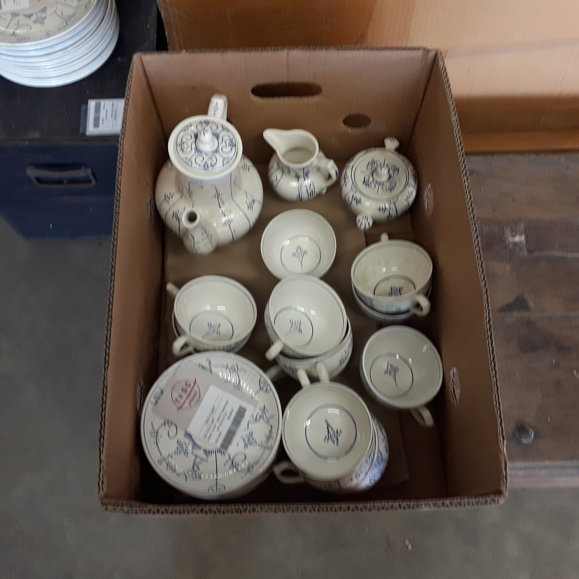 <p>Service à café<br />Boch  le lot   déco Copenhague<br />90,00 € T.T.C<br /><a href="/Article/123136?type=depose" style="color:white;" target="_blank">Lien vers l'article</a></p>