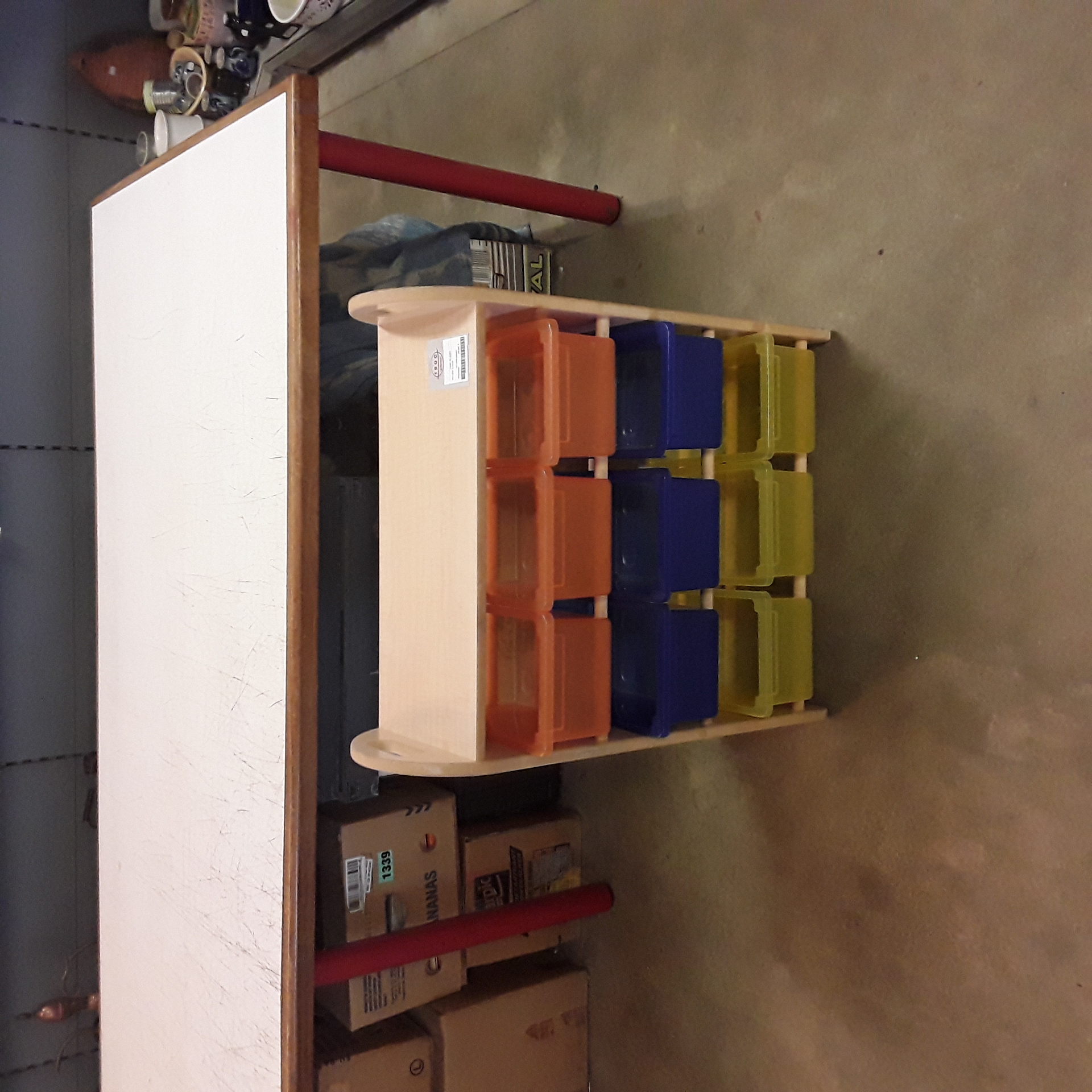 <p>Meuble enfant<br />25,00 € T.T.C<br /><a href="/Article/123307?type=depose" style="color:white;" target="_blank">Lien vers l'article</a></p>