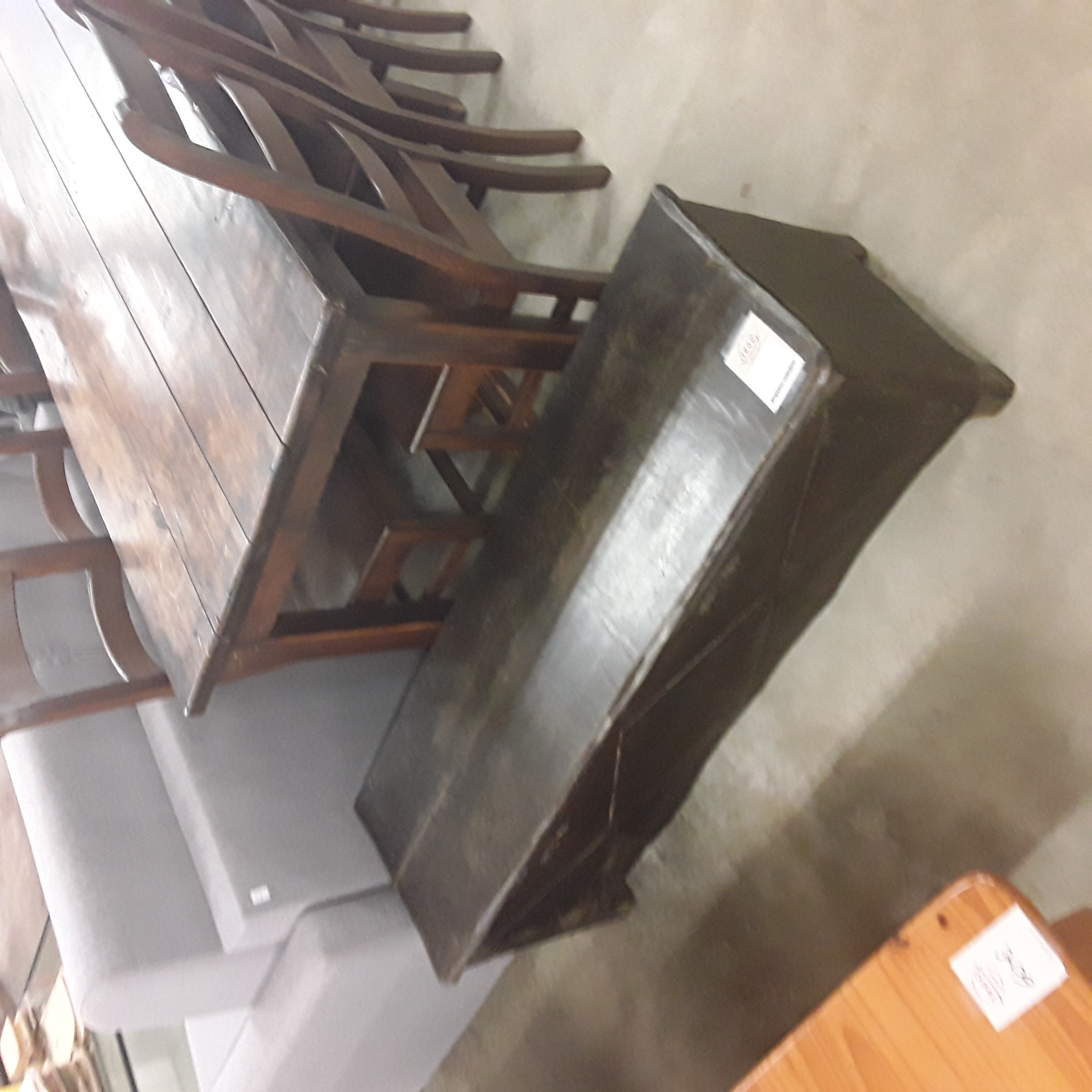 <p>Coffre  ancien<br />60,00 € T.T.C<br /><a href="/Article/123250?type=depose" style="color:white;" target="_blank">Lien vers l'article</a></p>