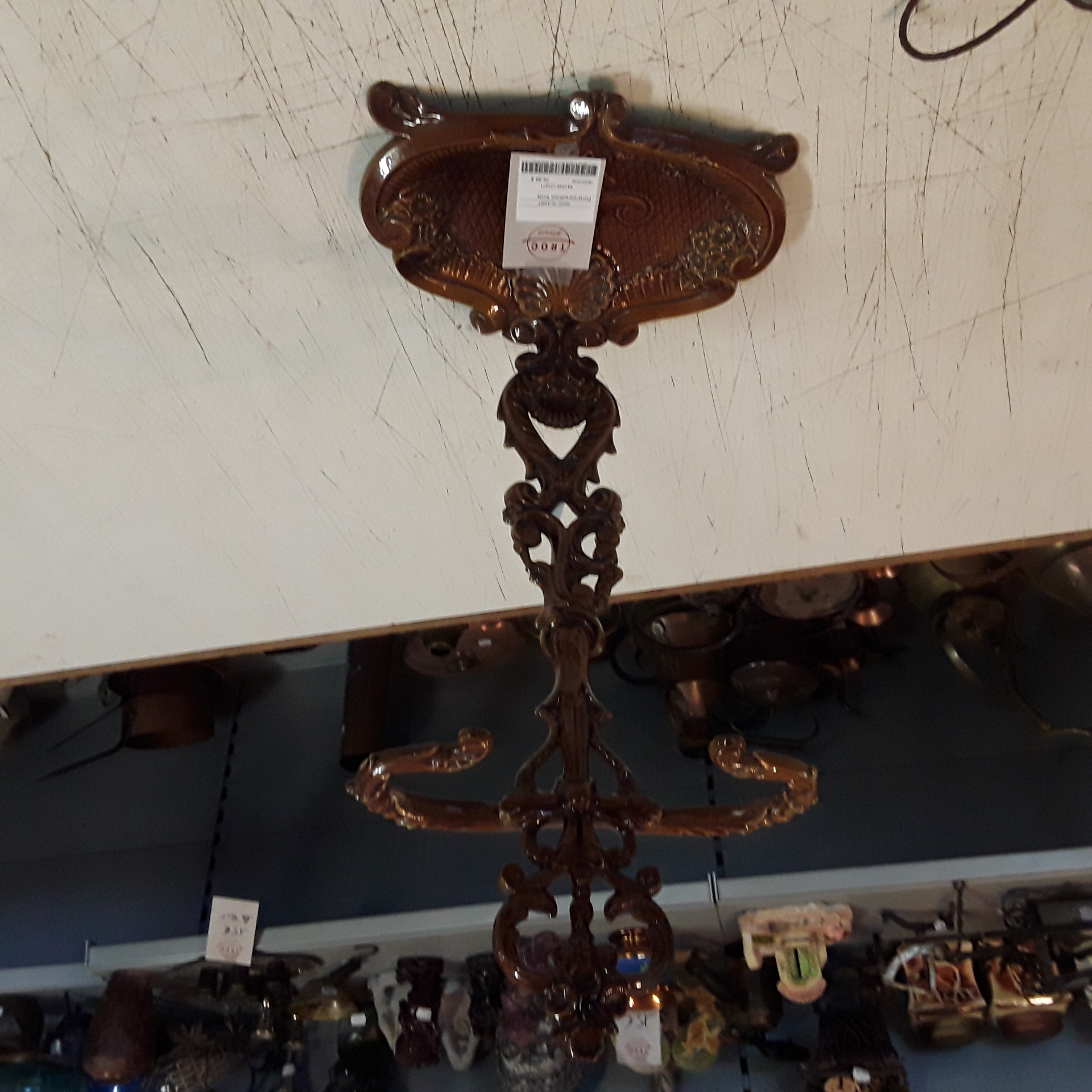 <p>Porte-parapluies fonte<br />70,00 € T.T.C<br /><a href="/Article/123271?type=depose" style="color:white;" target="_blank">Lien vers l'article</a></p>