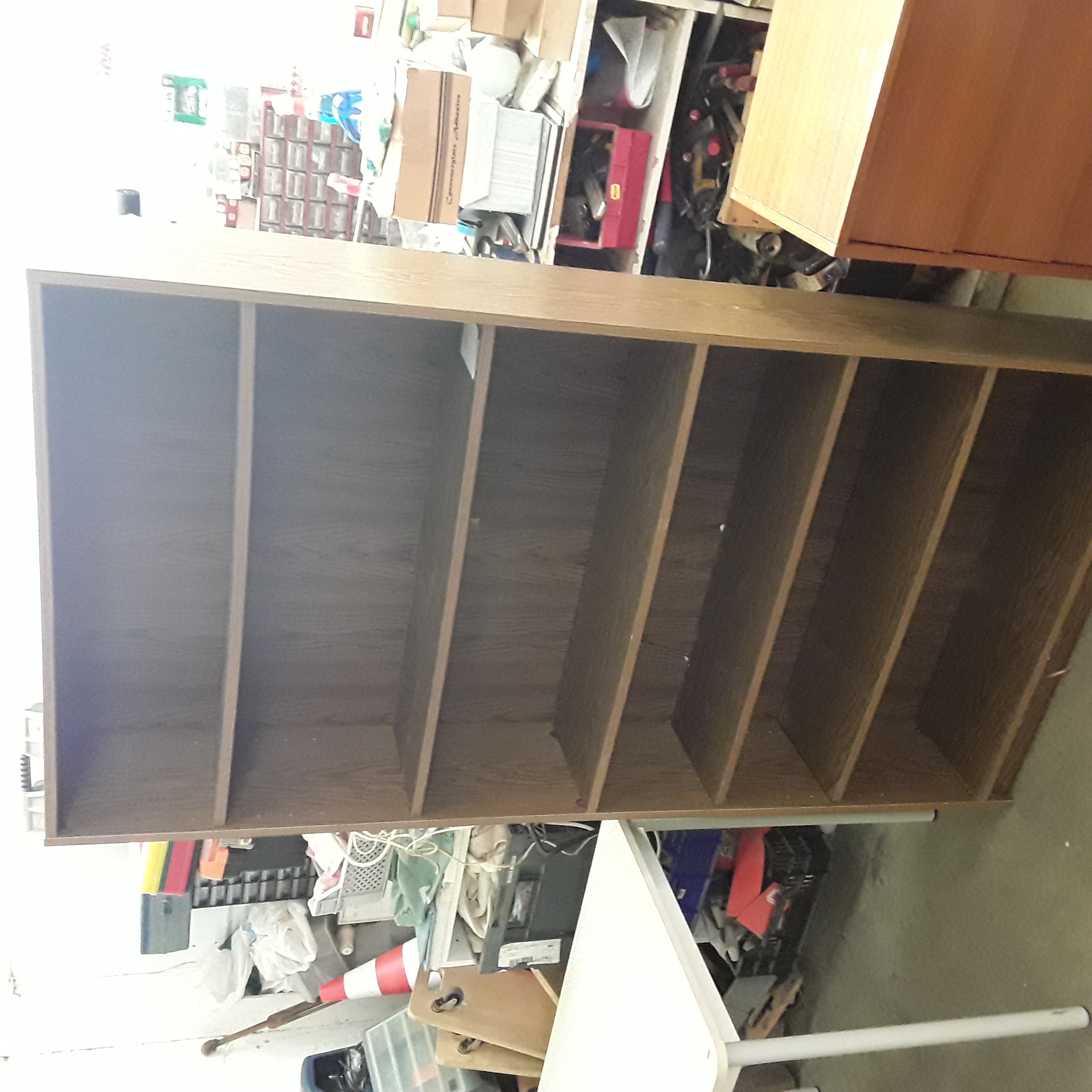 <p>Bibliothèque 6 planches<br />24,00 € T.T.C<br /><a href="/Article/120922?type=depose" style="color:white;" target="_blank">Lien vers l&#39;article</a></p>