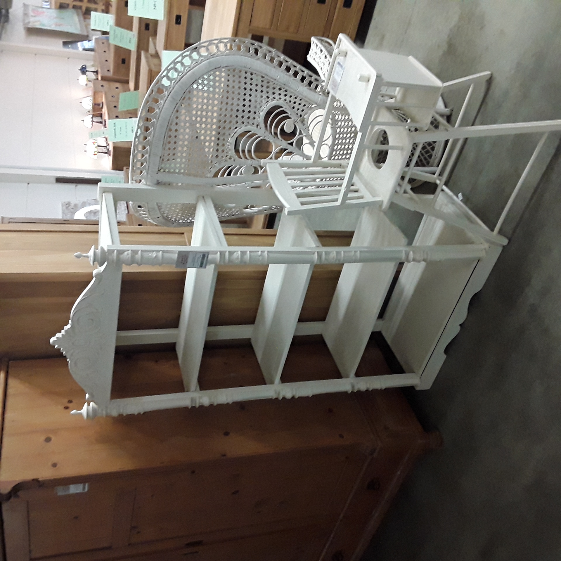 <p>Etagère patiné avec planches<br />120,00 € T.T.C<br /><a href="/Article/123506?type=depose" style="color:white;" target="_blank">Lien vers l'article</a></p>