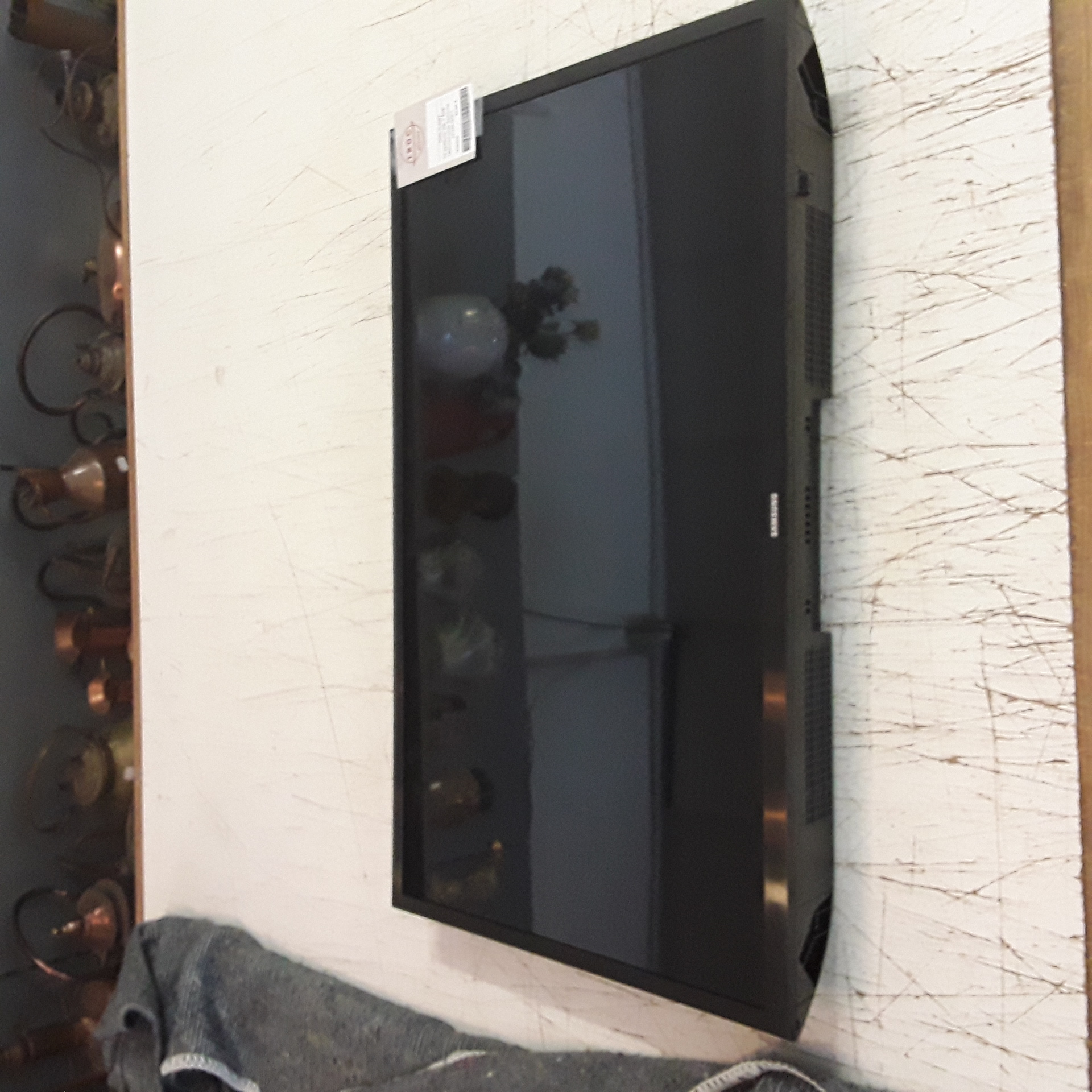 <p>TV samsung  HG  + ACS <br />Télécommande Samsung<br />40,00 € T.T.C<br /><a href="/Article/123971?type=depose" style="color:white;" target="_blank">Lien vers l'article</a></p>