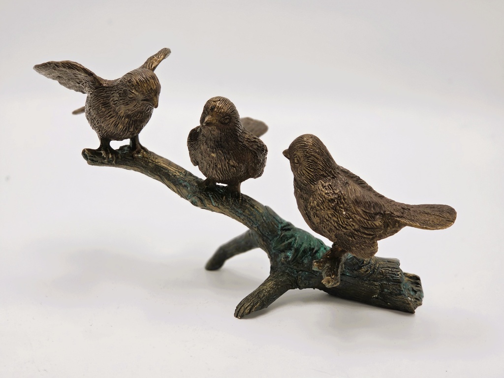 <p>Trois oiseaux bronze sur<br />branche BS0977B<br />99,00 € T.T.C<br /><a href="/Article/4519?type=neuf" style="color:white;" target="_blank">Lien vers l&#39;article</a></p>
