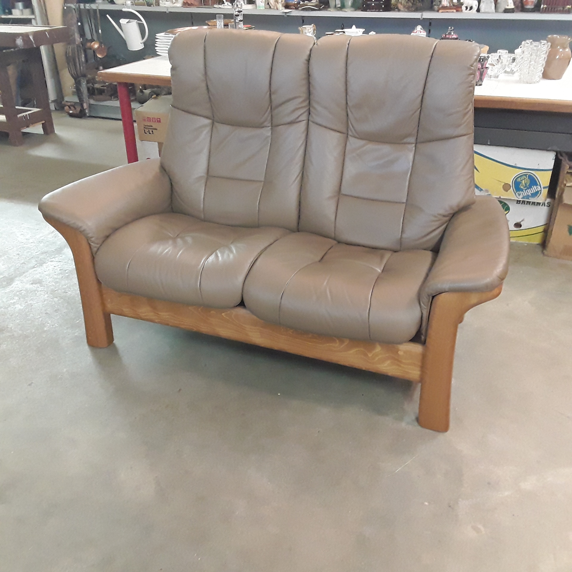 <p>Fauteuil Stressless 2 places<br />Armature chêne <br />275,00 € T.T.C<br /><a href="/Article/122535?type=depose" style="color:white;" target="_blank">Lien vers l&#39;article</a></p>