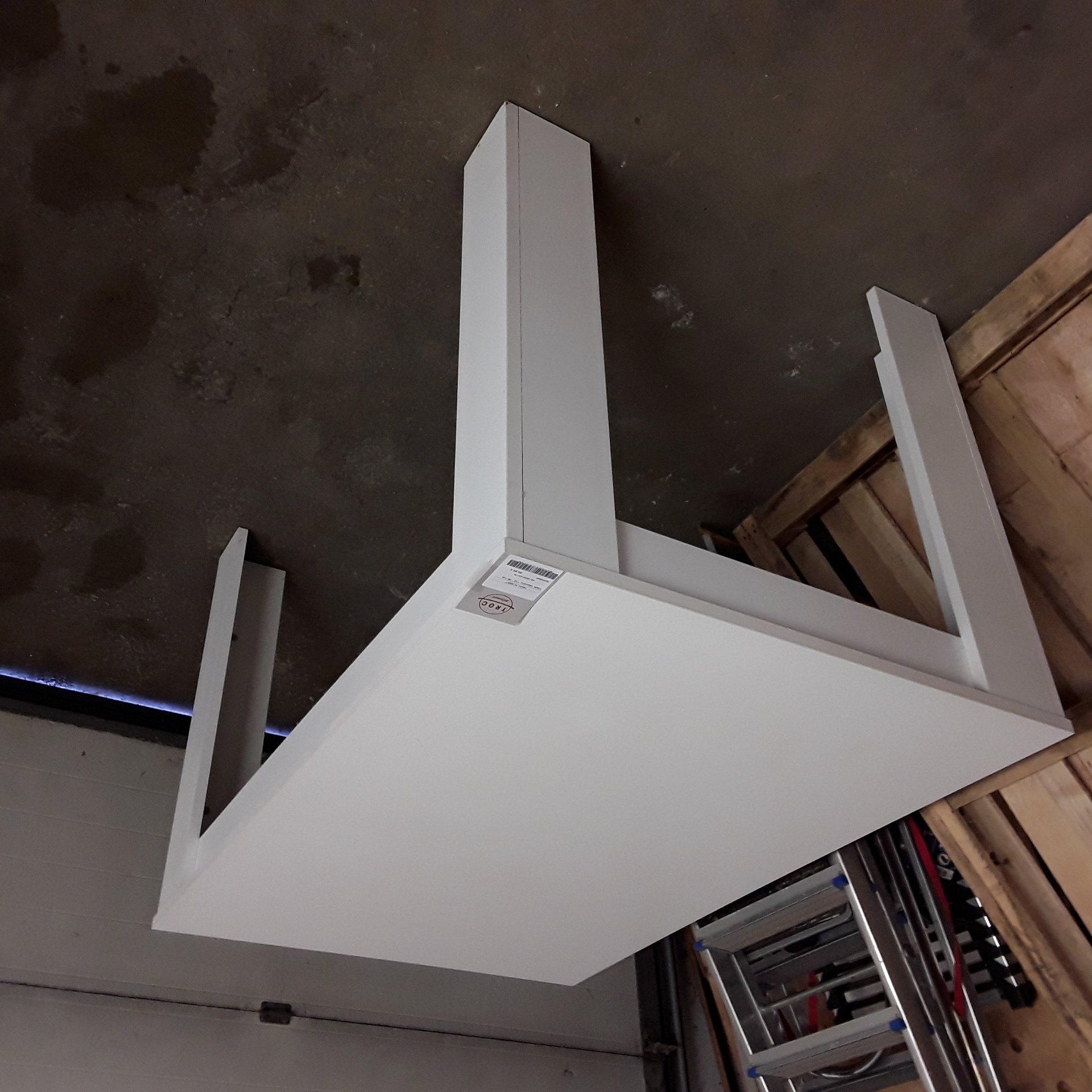 <p>Table blanche 118 * 80 cm<br />50,00 € T.T.C<br /><a href="/Article/123176?type=depose" style="color:white;" target="_blank">Lien vers l'article</a></p>