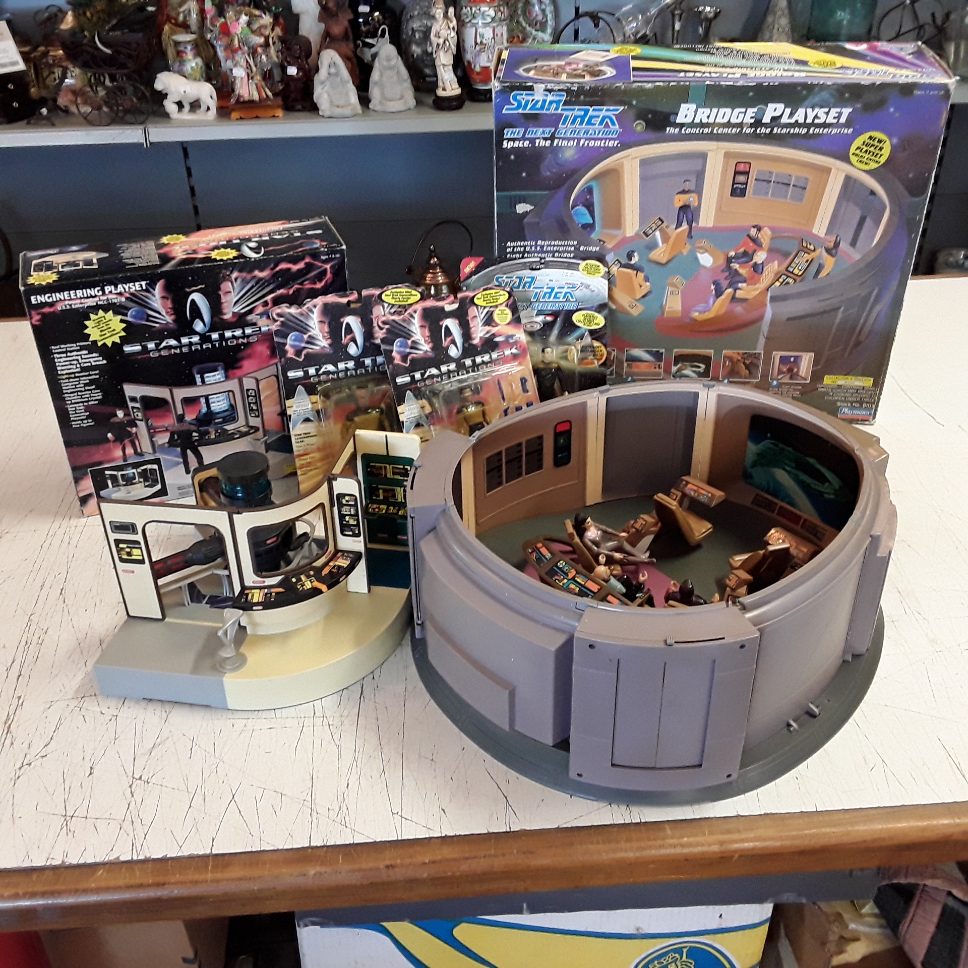 <p>Playset Bridge StarTrek Next<br />Gen + Engineering + 6 figs<br />200,00 € T.T.C<br /><a href="/Article/122424?type=depose" style="color:white;" target="_blank">Lien vers l&#39;article</a></p>