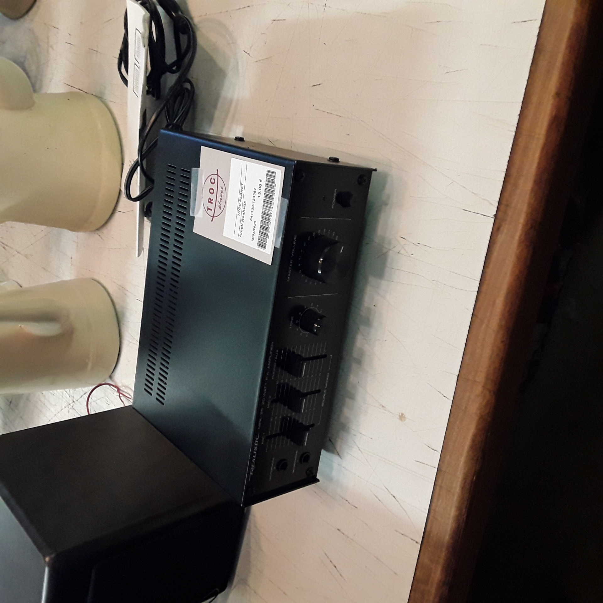 <p>Ampli Realistic<br />15,00 € T.T.C<br /><a href="/Article/123382?type=depose" style="color:white;" target="_blank">Lien vers l'article</a></p>