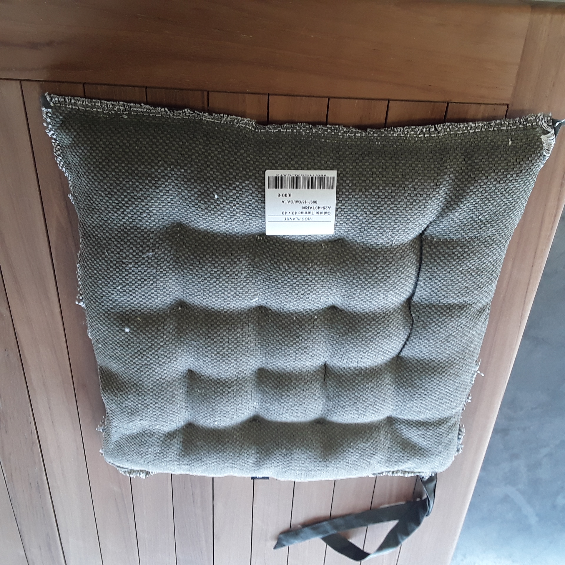 <p>Galette Tarmac 40 x 40<br />A25449TARM<br />9,00 € T.T.C<br /><a href="/Article/4323?type=neuf" style="color:white;" target="_blank">Lien vers l&#39;article</a></p>