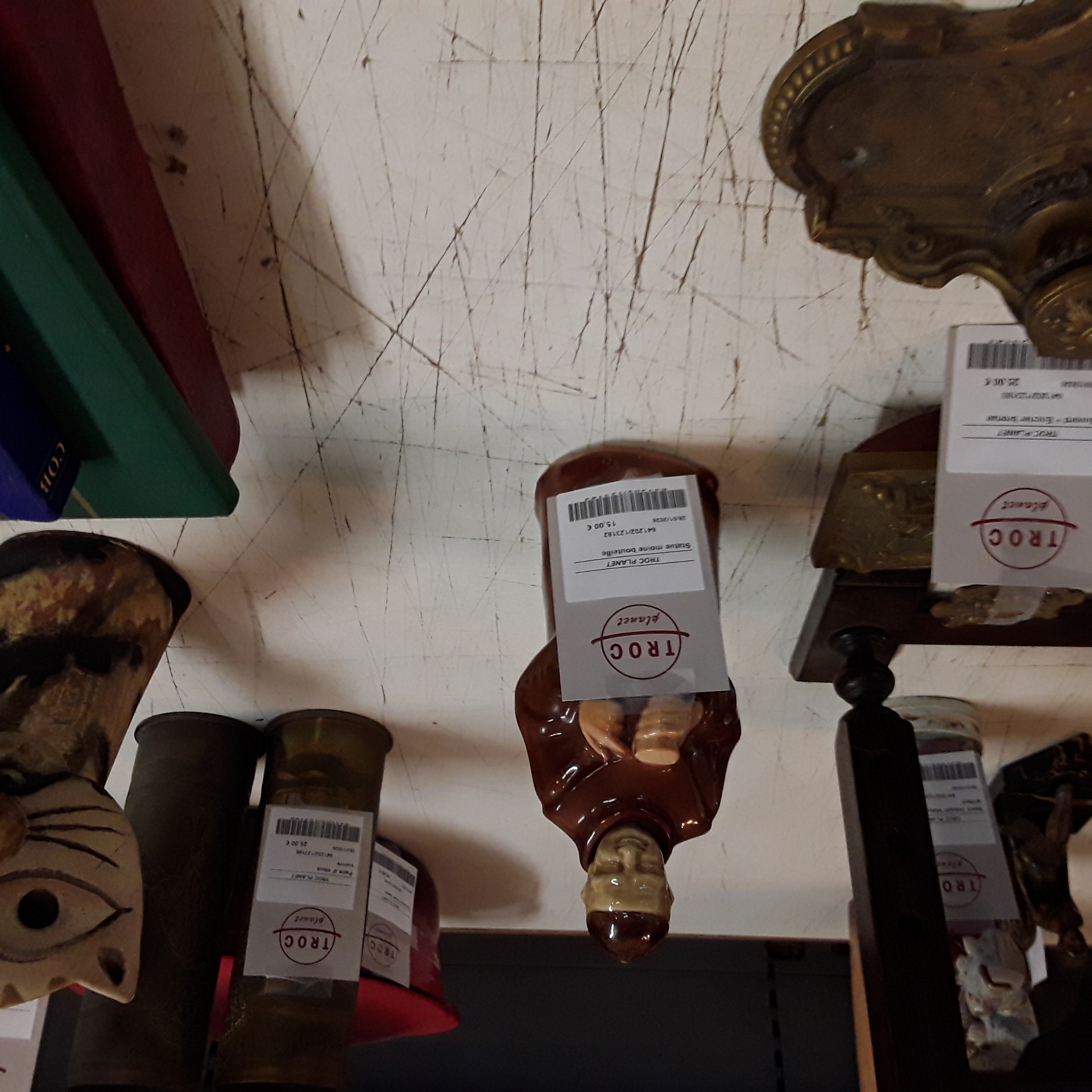 <p>Statue moine bouteille<br />15,00 € T.T.C<br /><a href="/Article/123182?type=depose" style="color:white;" target="_blank">Lien vers l'article</a></p>