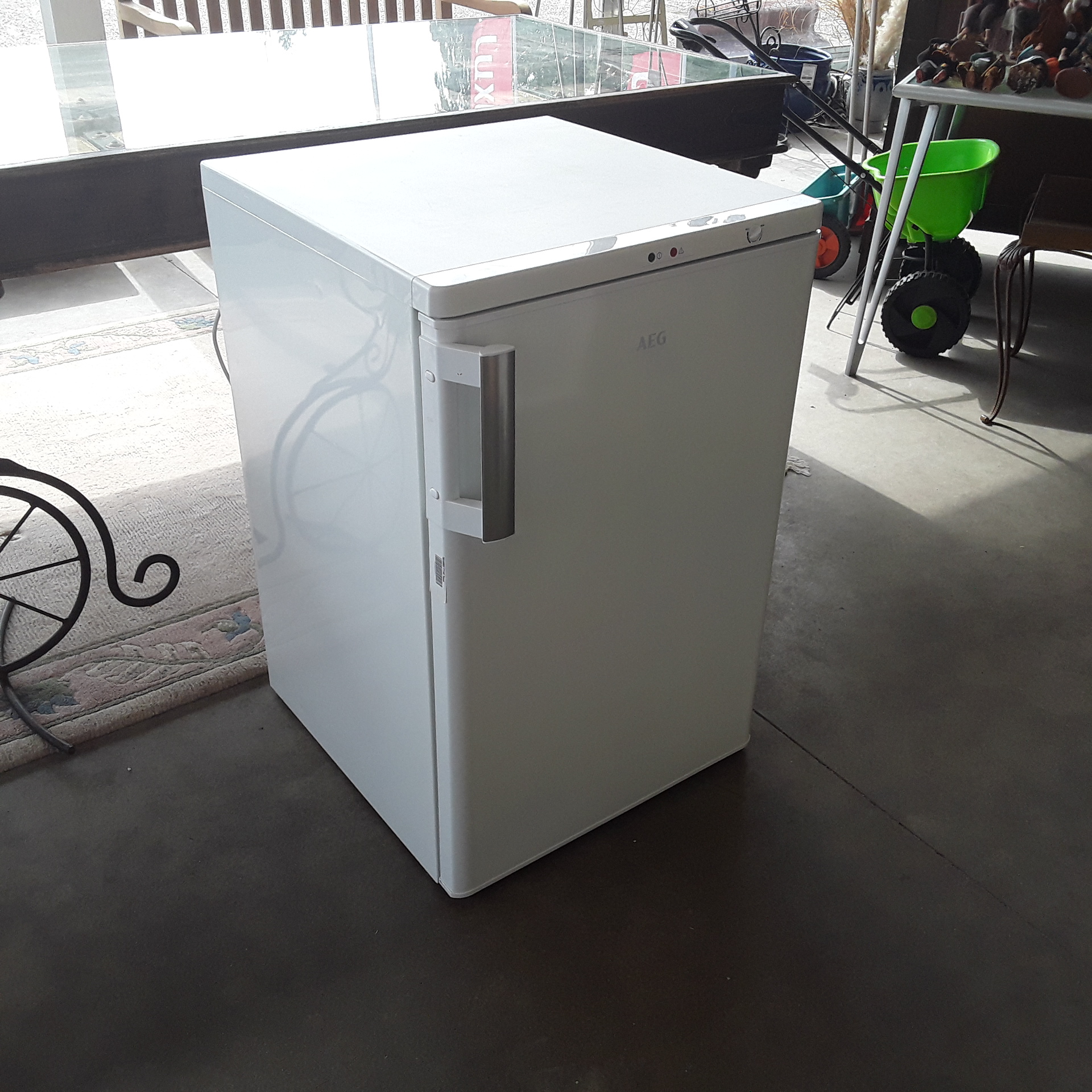 <p>Congélateur AEG 3 tiroirs<br />+mode emploi+ACS<br />95,00 € T.T.C<br /><a href="/Article/122139?type=depose" style="color:white;" target="_blank">Lien vers l&#39;article</a></p>