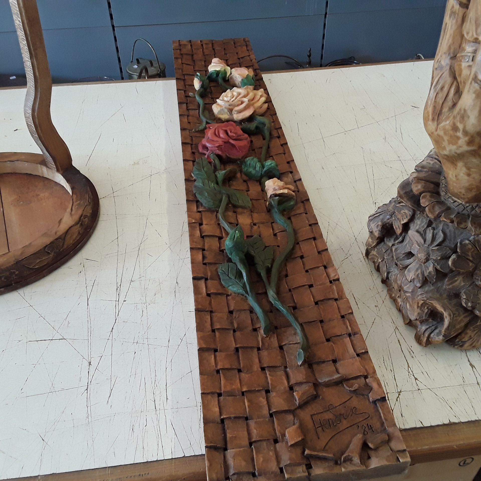 <p>Sculpture Roses en bois<br />Hendrix<br />50,00 € T.T.C<br /><a href="/Article/121325?type=depose" style="color:white;" target="_blank">Lien vers l&#39;article</a></p>