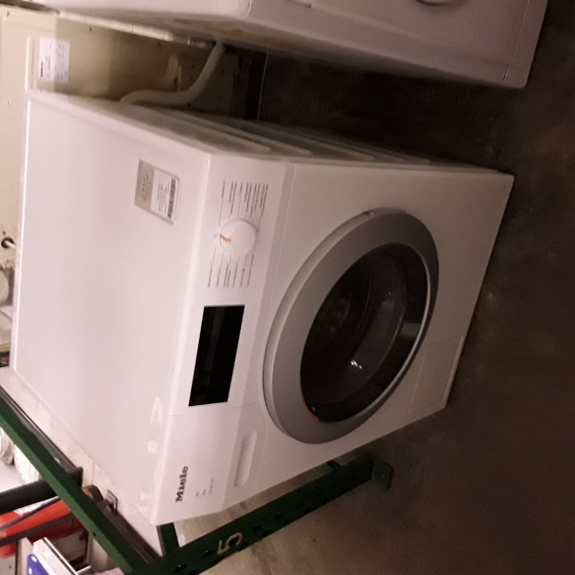 <p>Machine a laver MIELE<br />W1 series 120 8 kg<br />180,00 € T.T.C<br /><a href="/Article/123490?type=depose" style="color:white;" target="_blank">Lien vers l'article</a></p>