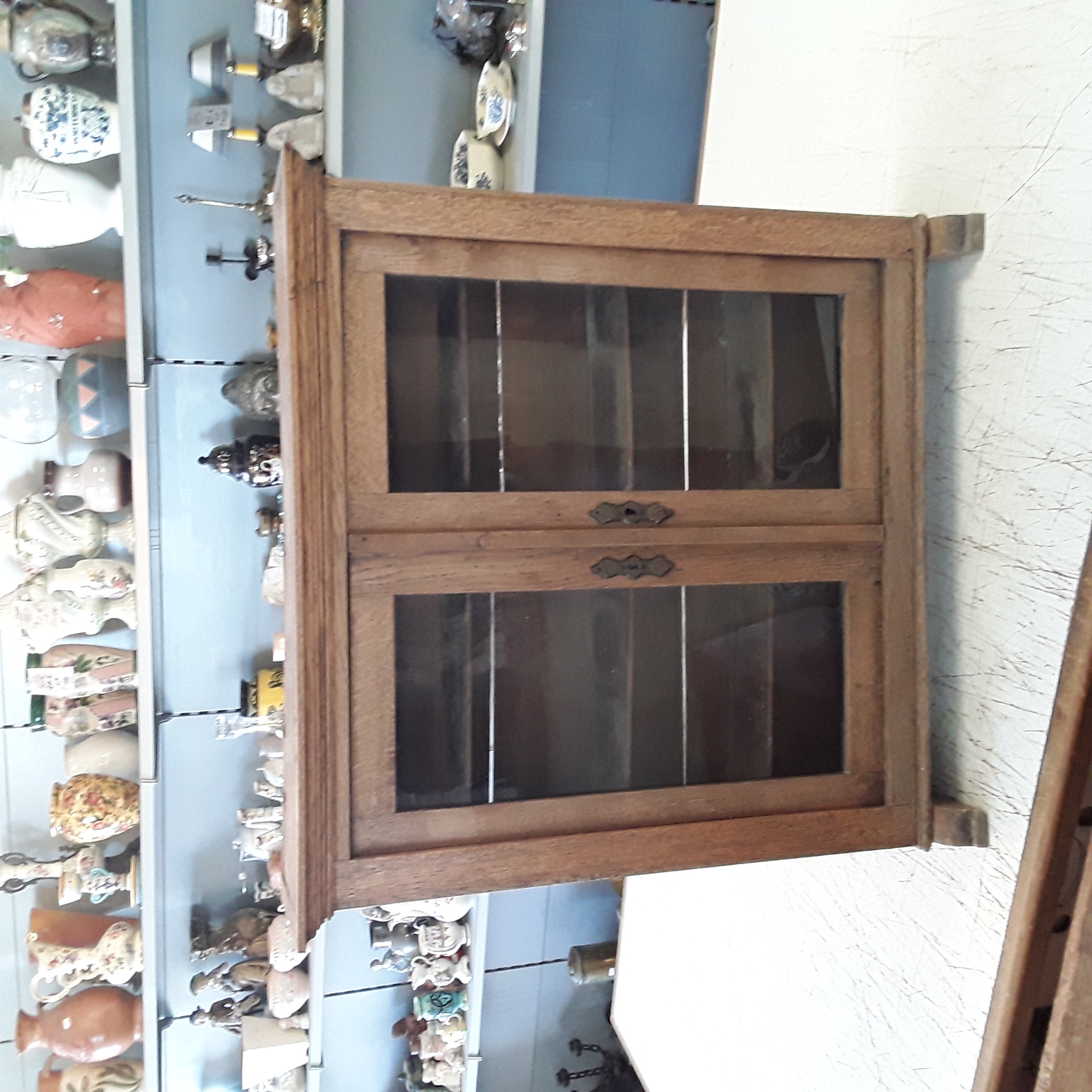 <p>Meuble ancien 2 portes vitrée<br />25,00 € T.T.C<br /><a href="/Article/124338?type=depose" style="color:white;" target="_blank">Lien vers l'article</a></p>