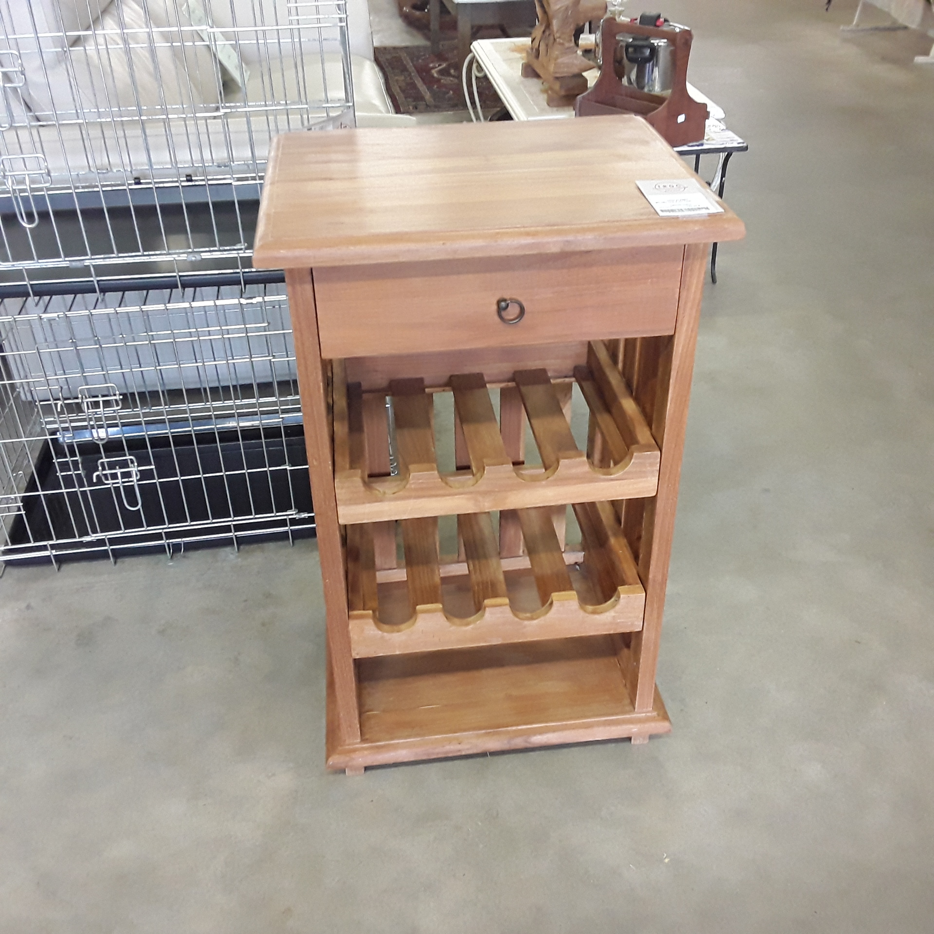 <p>Meuble rack à vin Teck<br />125,00 € T.T.C<br /><a href="/Article/122035?type=depose" style="color:white;" target="_blank">Lien vers l&#39;article</a></p>