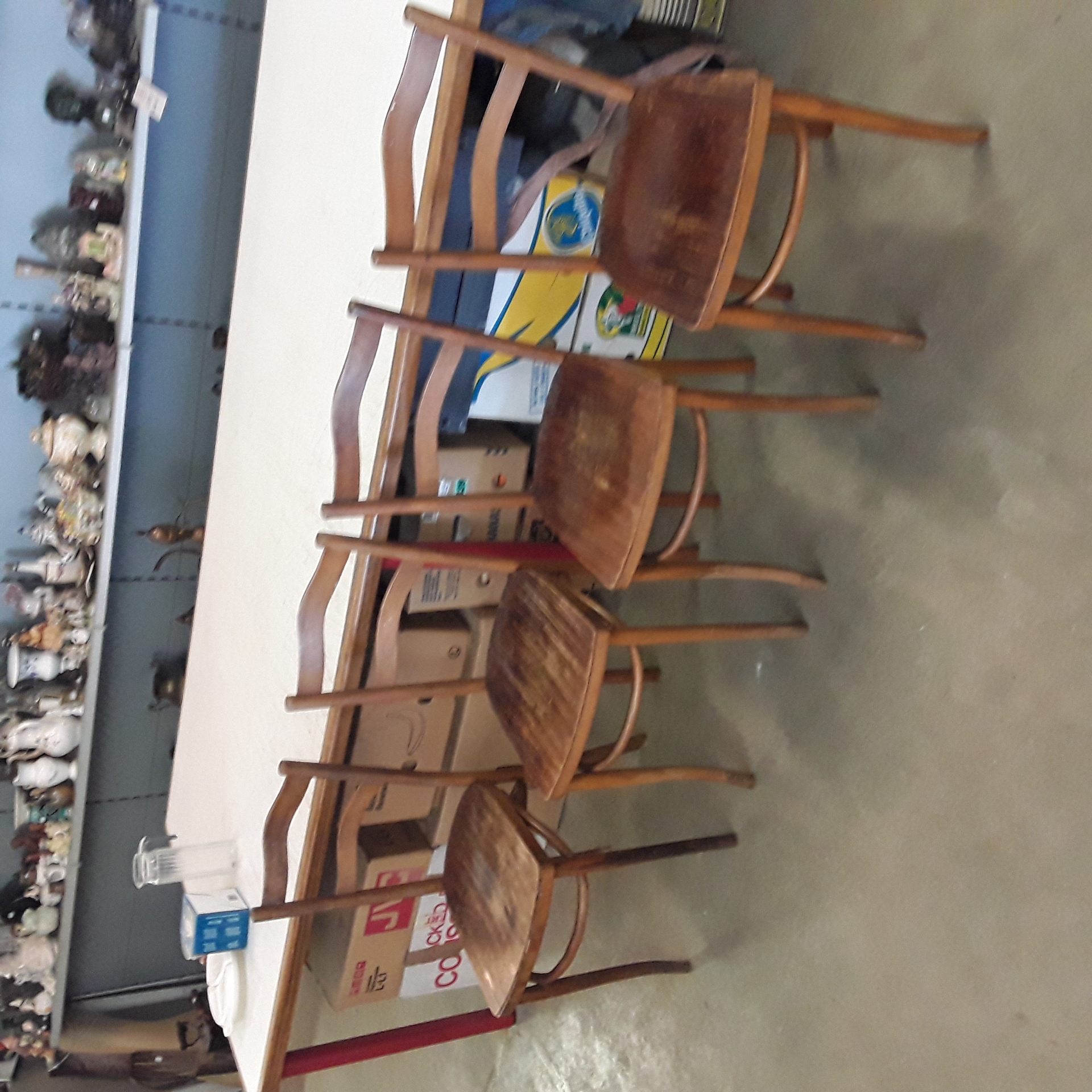 <p>Lot de 4  chaises bistrot<br />40,00 € T.T.C<br /><a href="/Article/123385?type=depose" style="color:white;" target="_blank">Lien vers l'article</a></p>