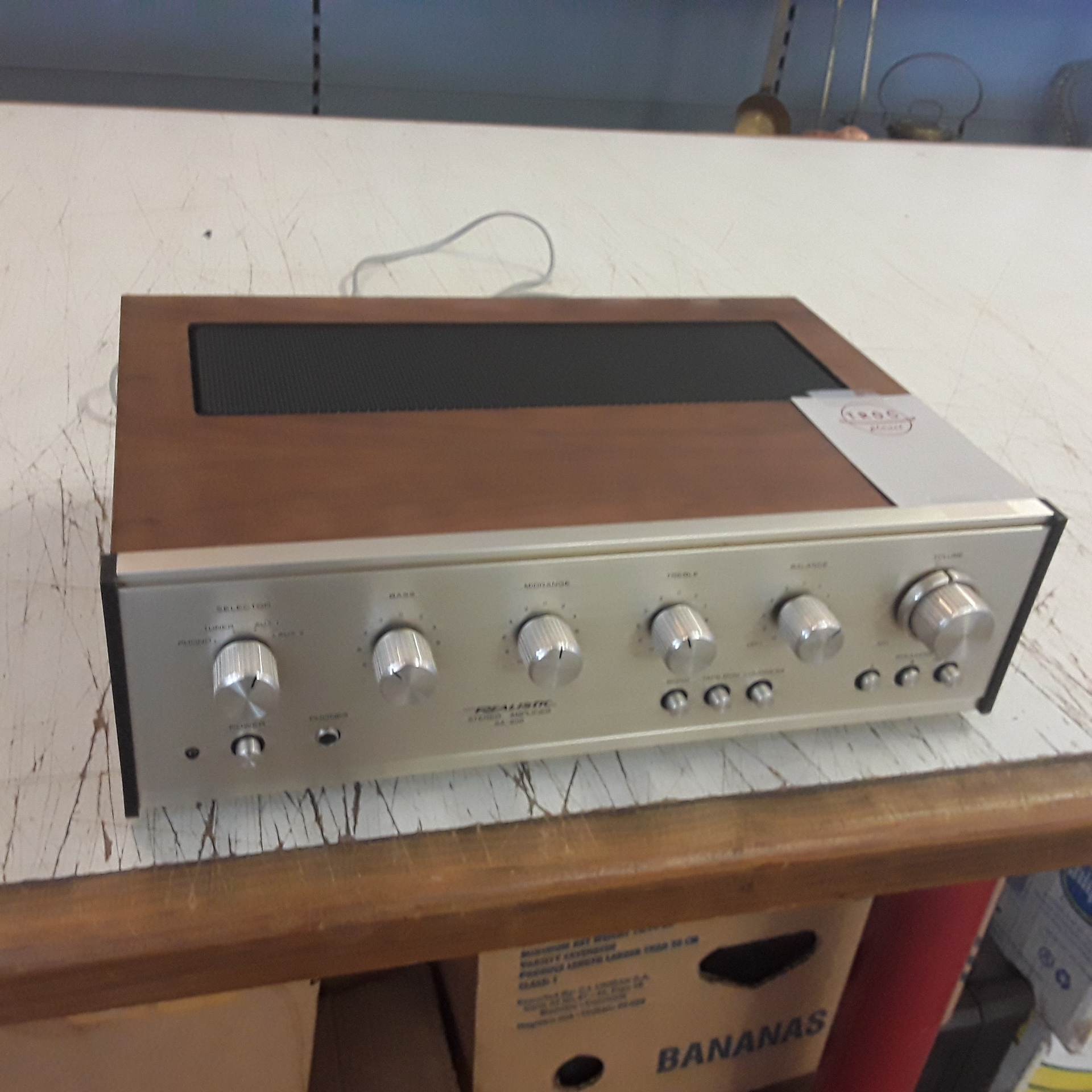 <p>Ampli Realistic SA-800<br />80,00 € T.T.C<br /><a href="/Article/122170?type=depose" style="color:white;" target="_blank">Lien vers l&#39;article</a></p>
