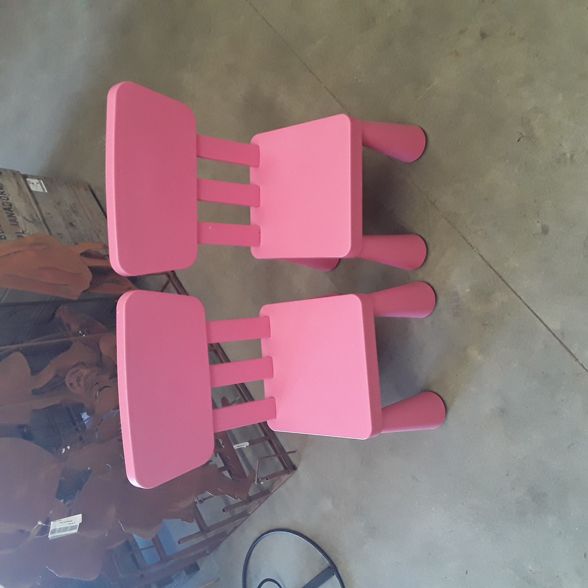 <p>Paire de chaises IKEA rose PM <br />enfant<br />20,00 € T.T.C<br /><a href="/Article/124000?type=depose" style="color:white;" target="_blank">Lien vers l'article</a></p>