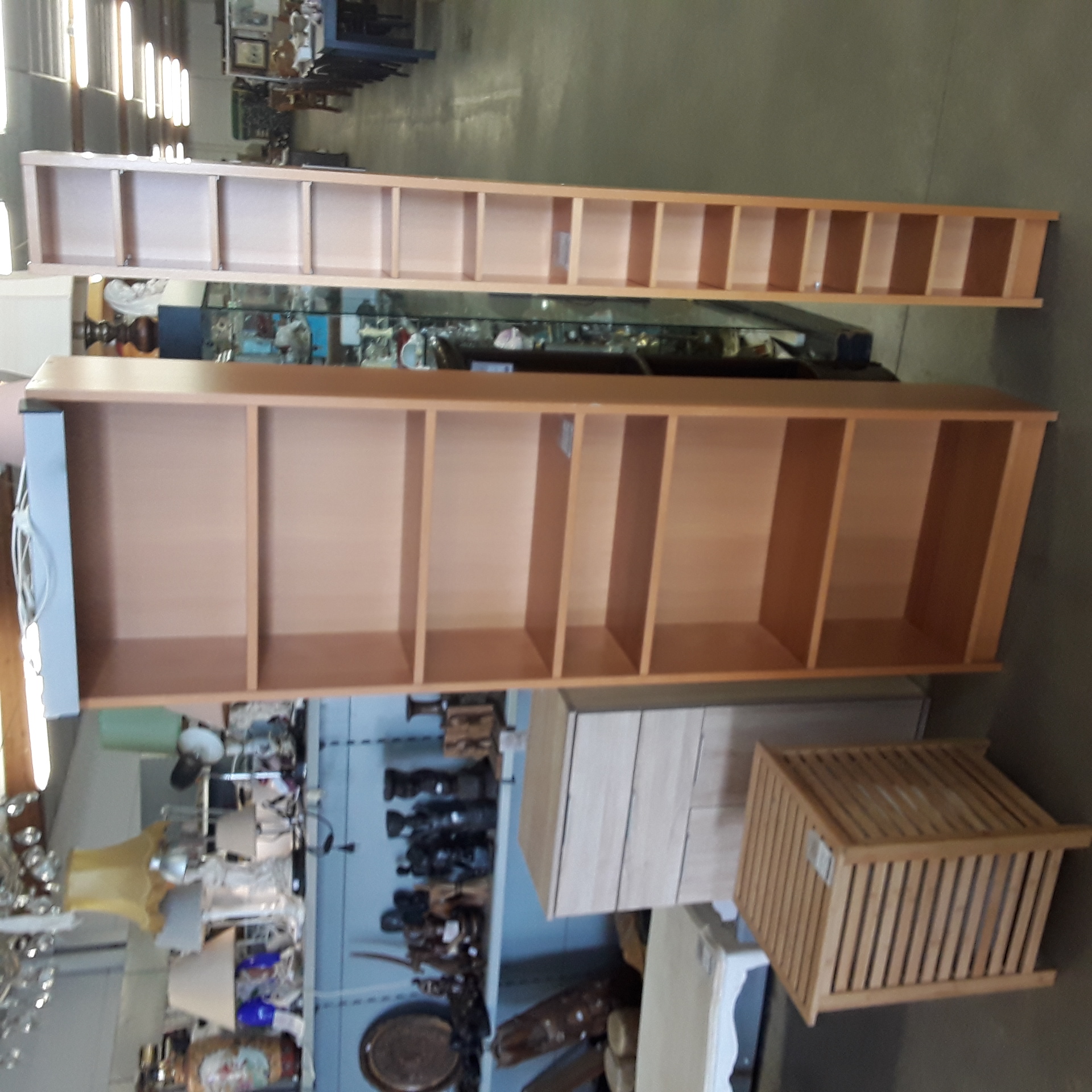 <p>Armoire a livre MDF + lampe<br />Hêtre<br />30,00 € T.T.C<br /><a href="/Article/124309?type=depose" style="color:white;" target="_blank">Lien vers l'article</a></p>