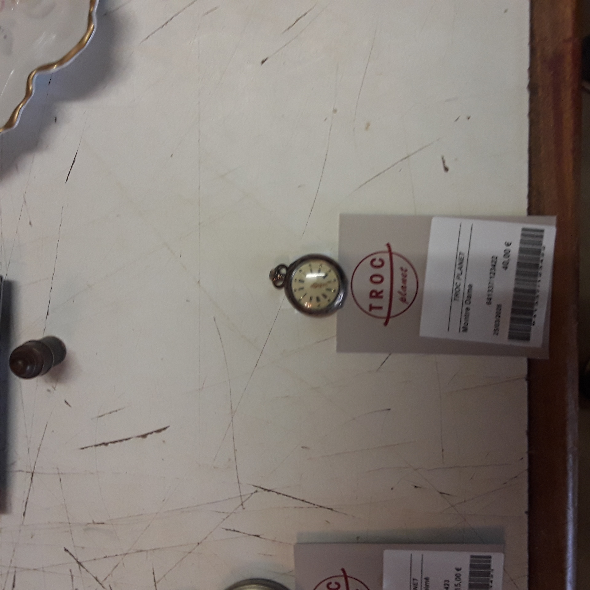 <p>Montre Dame<br />40,00 € T.T.C<br /><a href="/Article/123422?type=depose" style="color:white;" target="_blank">Lien vers l'article</a></p>