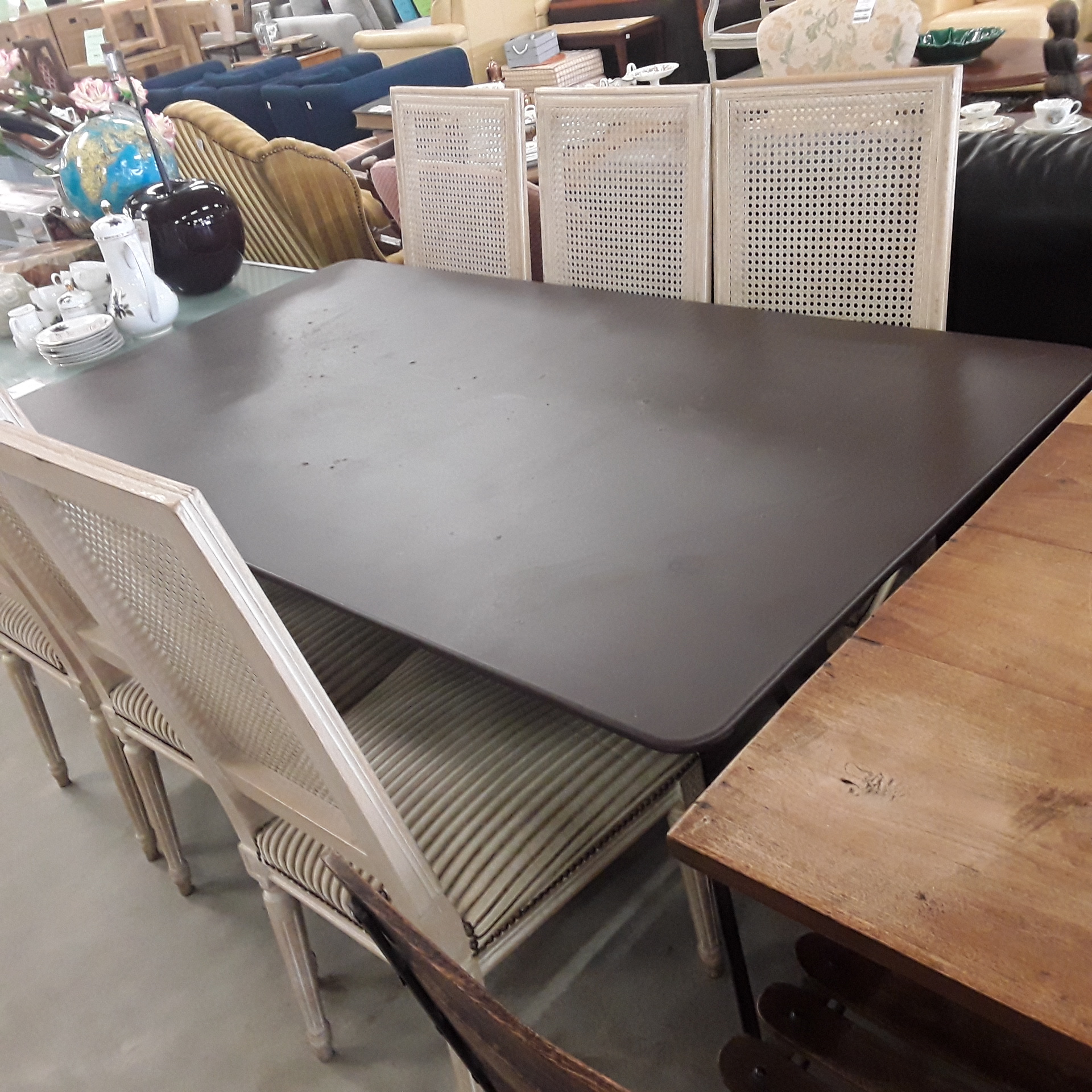 <p>Table fer forgé 160 x 90 cm<br />75,00 € T.T.C<br /><a href="/Article/122416?type=depose" style="color:white;" target="_blank">Lien vers l&#39;article</a></p>