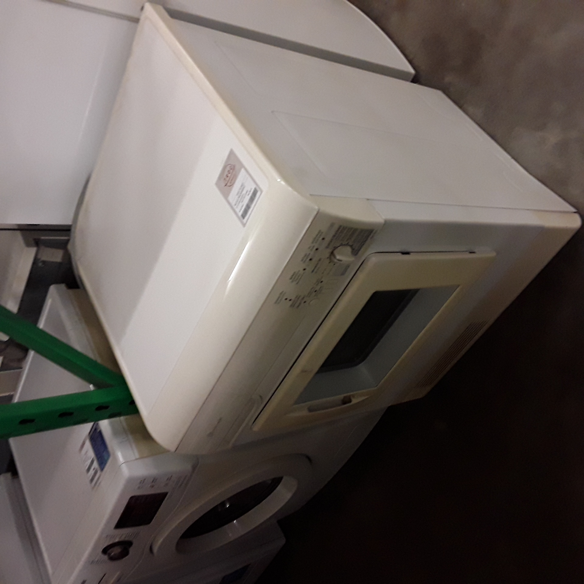 <p>Sechoir BAUKNEEKT<br />à condensation<br />40,00 € T.T.C<br /><a href="/Article/123491?type=depose" style="color:white;" target="_blank">Lien vers l'article</a></p>