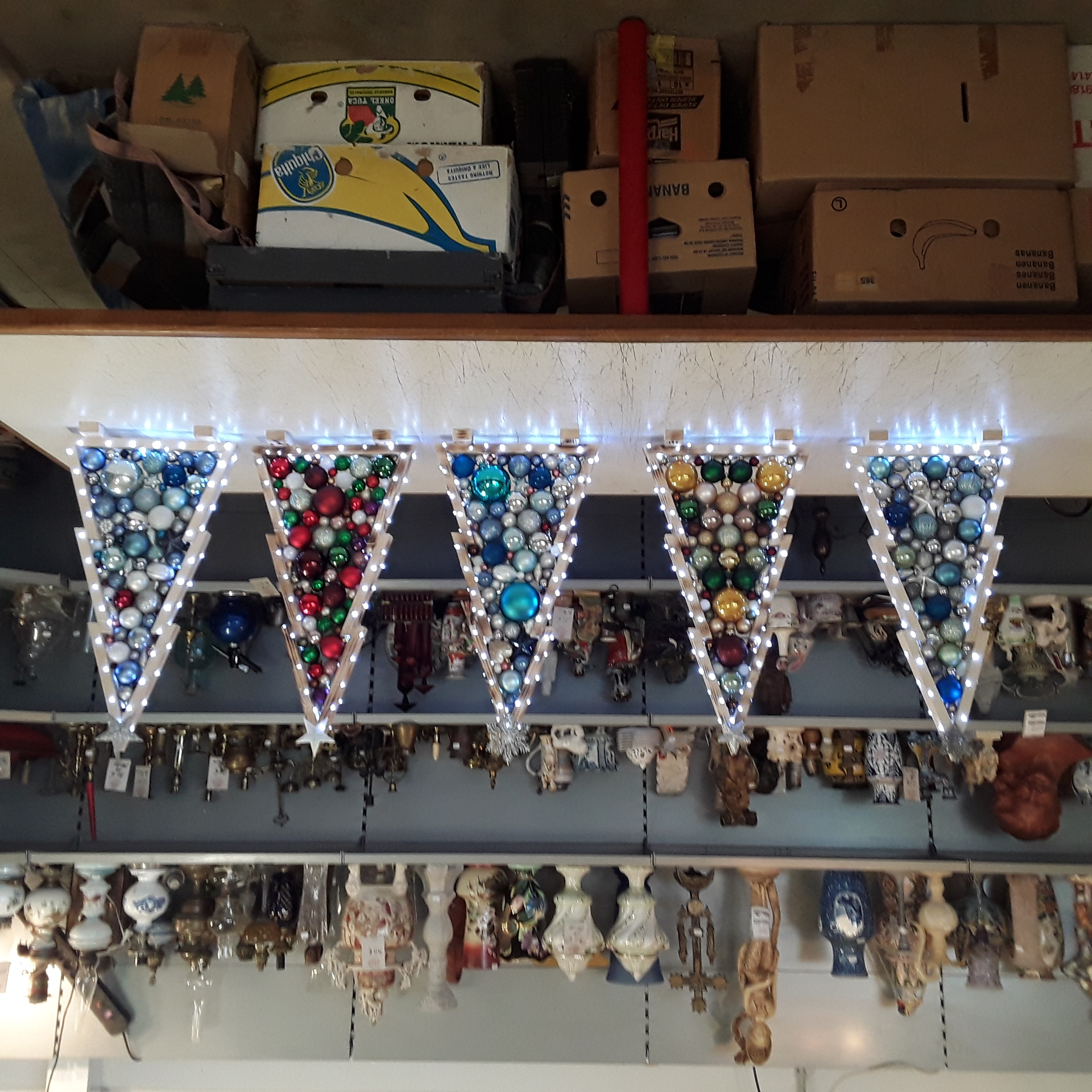 <p>Sapin de Noël éclairé<br />artisanal<br />69,00 € T.T.C<br /><a href="/Article/122688?type=depose" style="color:white;" target="_blank">Lien vers l&#39;article</a></p>