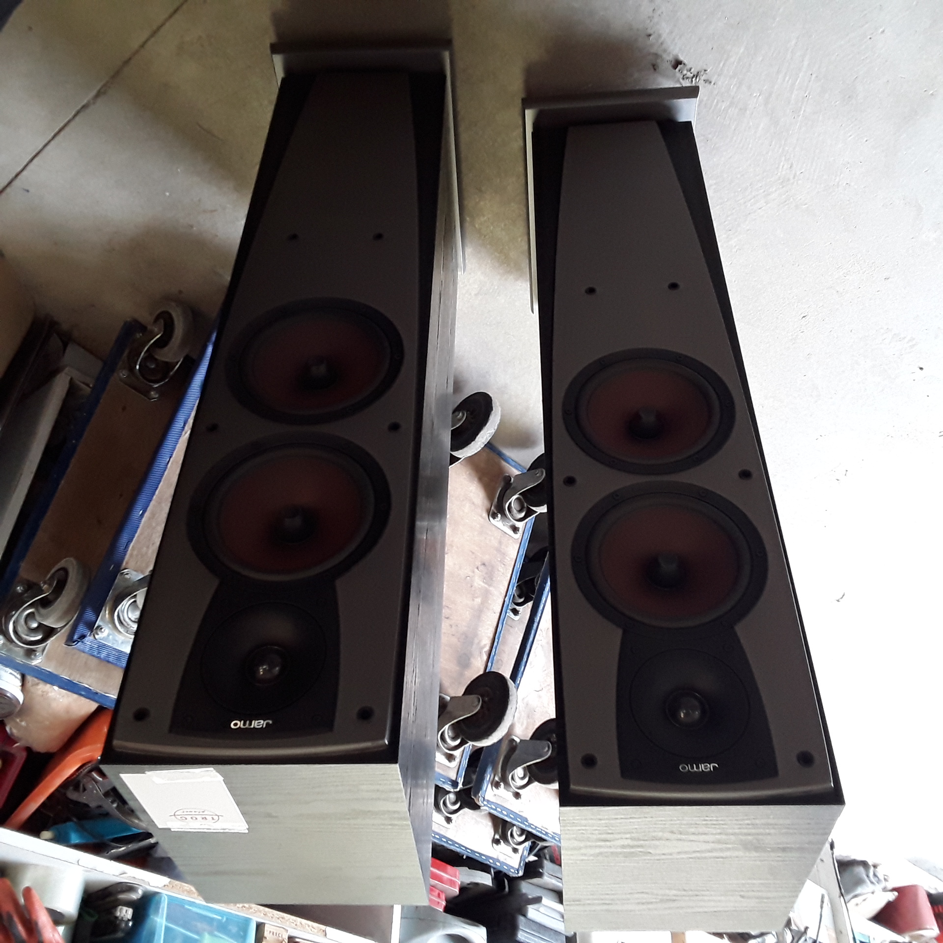 <p>Paire de baffles Jamo  200W <br />C405 + ilots acoustiques+ACS<br />237,00 € T.T.C<br /><a href="/Article/120950?type=depose" style="color:white;" target="_blank">Lien vers l&#39;article</a></p>