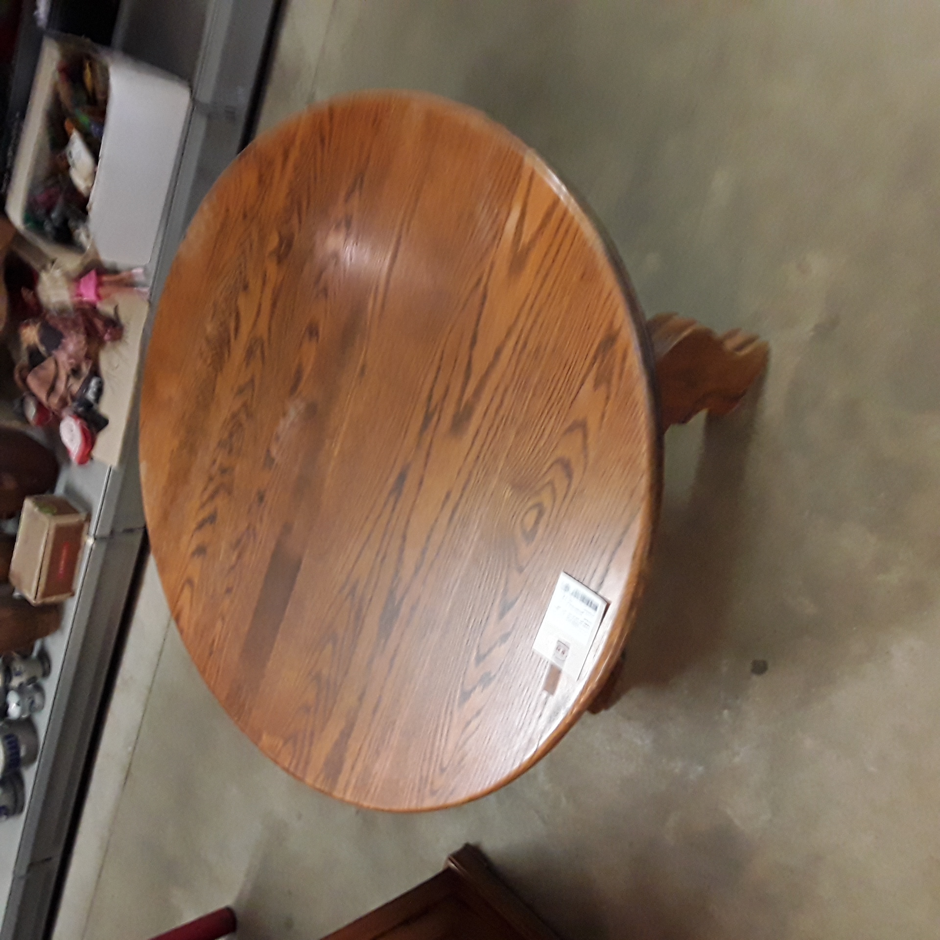 <p>Table de salon ronde 99cm<br />Chêne<br />70,00 € T.T.C<br /><a href="/Article/123445?type=depose" style="color:white;" target="_blank">Lien vers l'article</a></p>