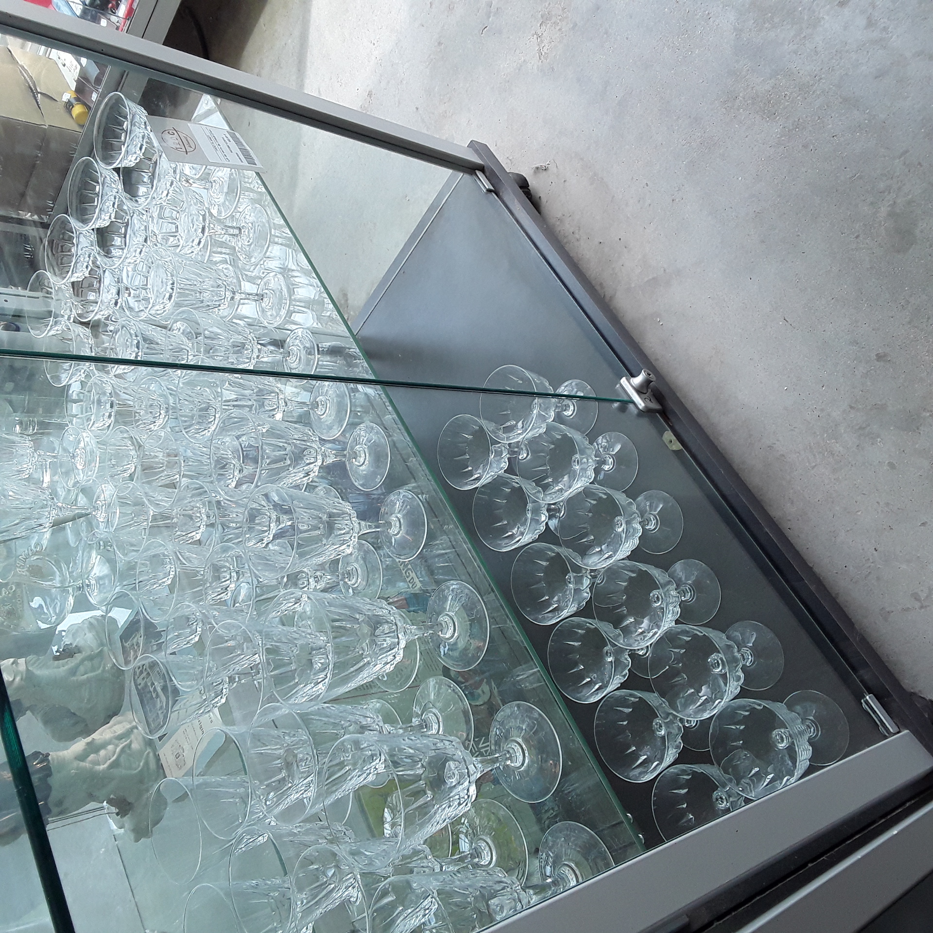 <p>Lot de verre de cristal d'arc<br />60,00 € T.T.C<br /><a href="/Article/123810?type=depose" style="color:white;" target="_blank">Lien vers l'article</a></p>