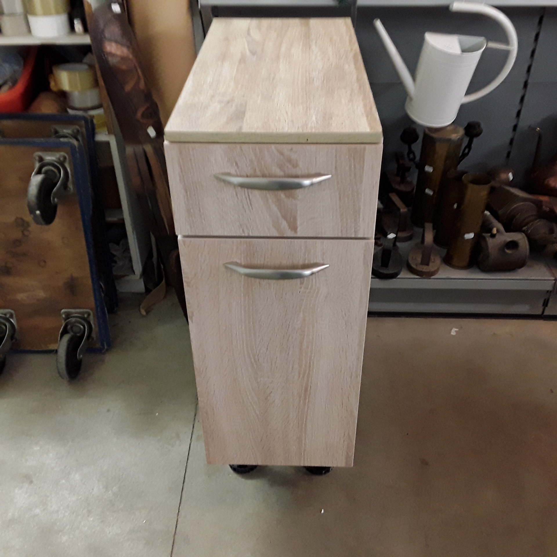 <p>Meuble cuisine 1 porte<br />1 tiroir<br />15,00 € T.T.C<br /><a href="/Article/122761?type=depose" style="color:white;" target="_blank">Lien vers l&#39;article</a></p>