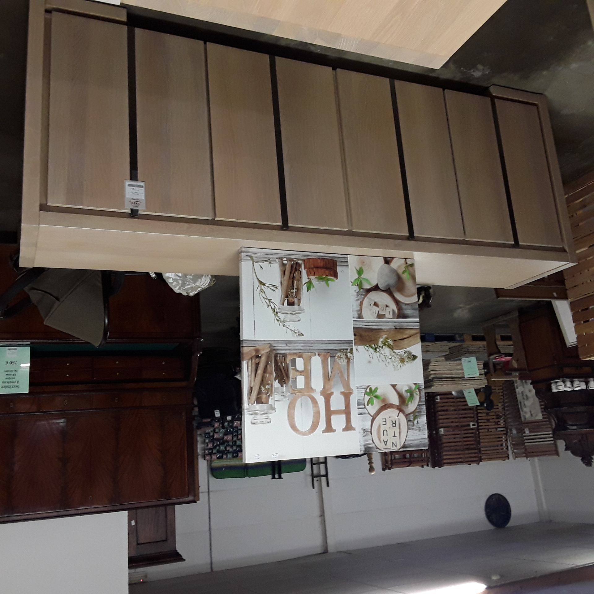 <p>Dressoir 4 portes  chêne<br />200,00 € T.T.C<br /><a href="/Article/123011?type=depose" style="color:white;" target="_blank">Lien vers l'article</a></p>