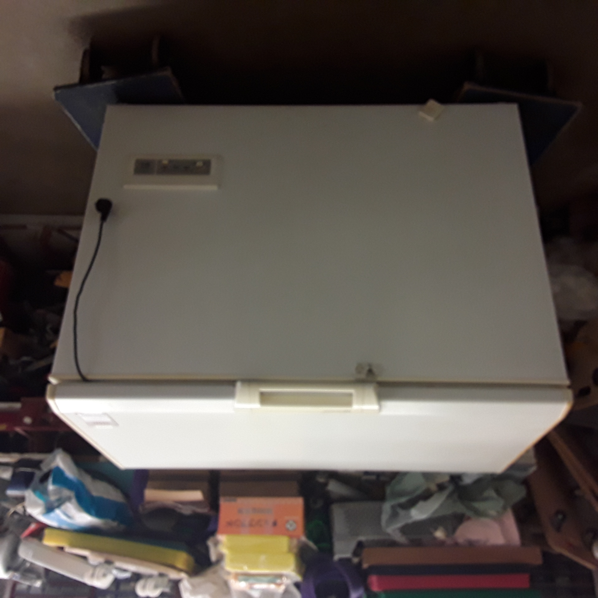 <p>Congélateur bahut<br />Bauknetht<br />70,00 € T.T.C<br /><a href="/Article/123016?type=depose" style="color:white;" target="_blank">Lien vers l'article</a></p>