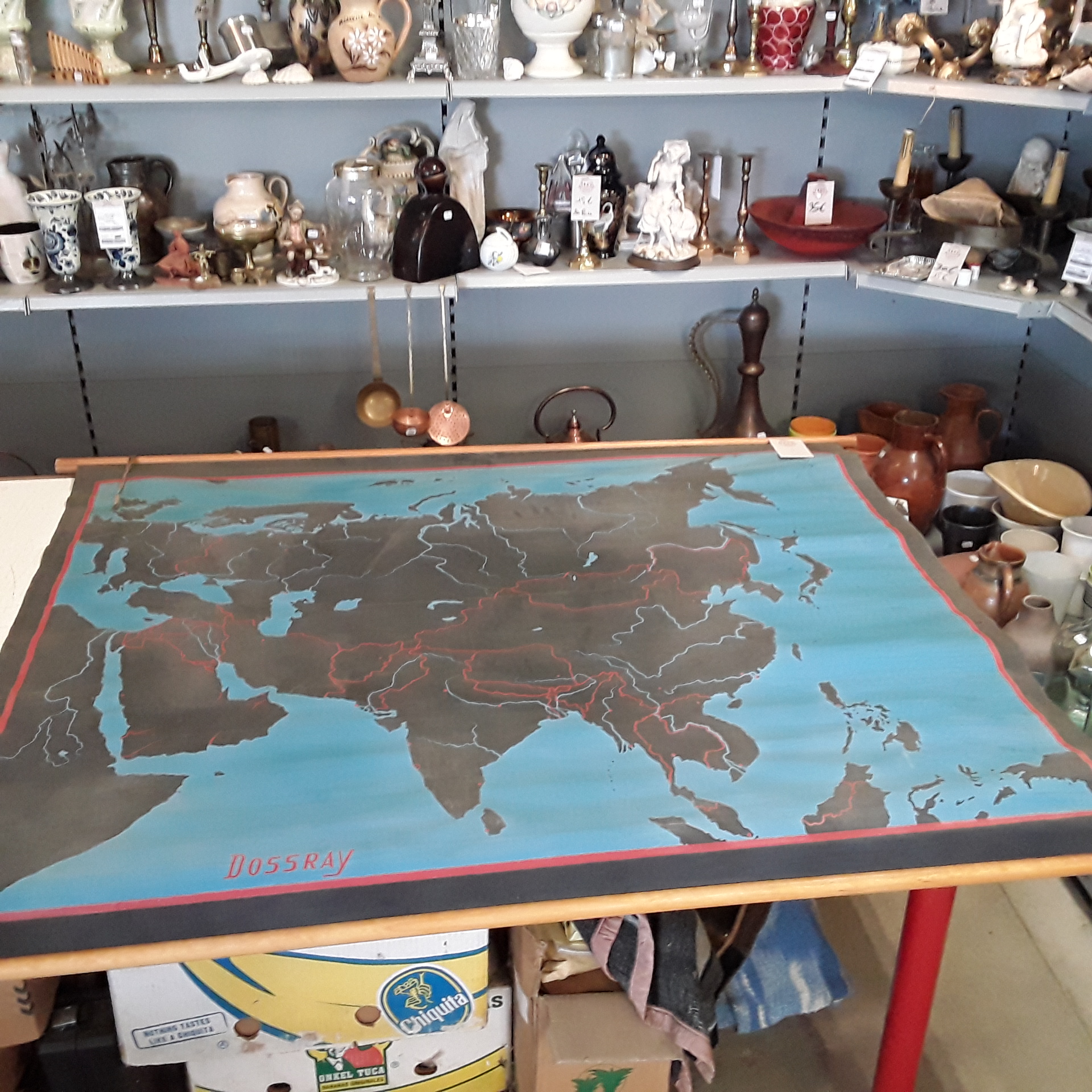 <p>Carte mondiale fond noir<br />75,00 € T.T.C<br /><a href="/Article/121989?type=depose" style="color:white;" target="_blank">Lien vers l&#39;article</a></p>