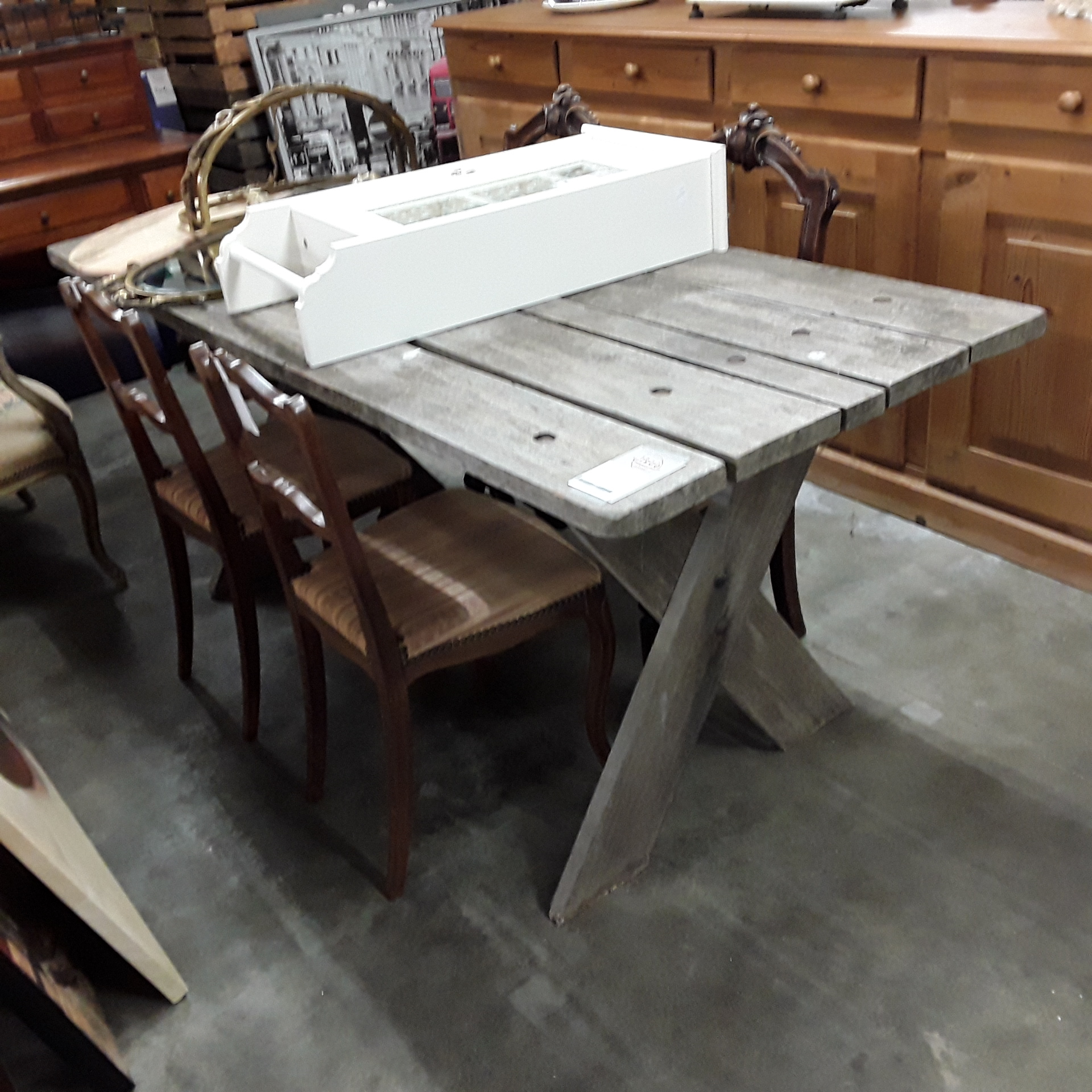 <p>Table pique-nique en Azobé<br />160 x 80 cm<br />150,00 € T.T.C<br /><a href="/Article/121370?type=depose" style="color:white;" target="_blank">Lien vers l&#39;article</a></p>